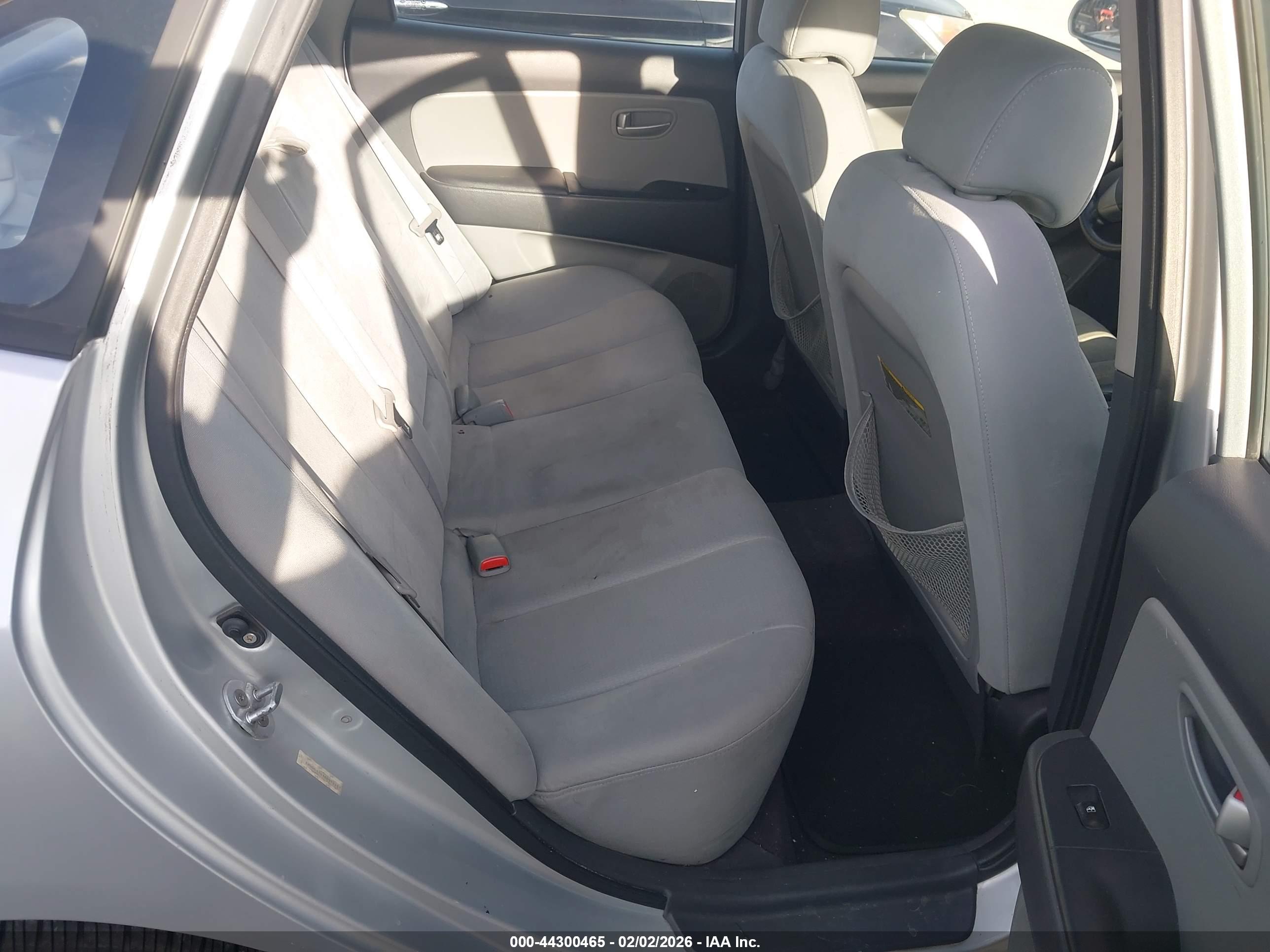 HYUNDAI ELANTRA image 8