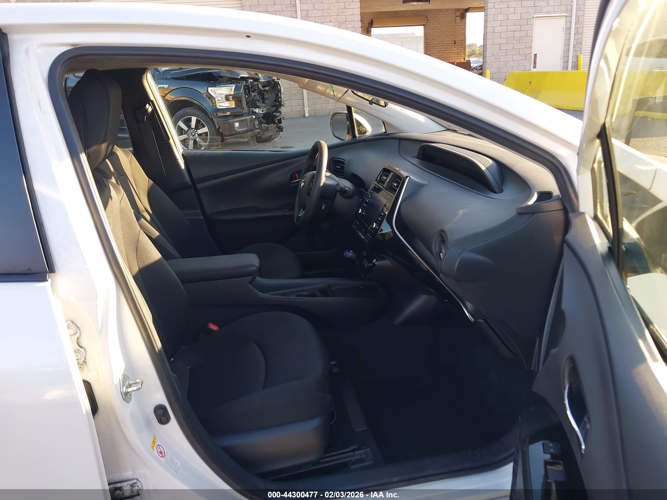 TOYOTA PRIUS image 5