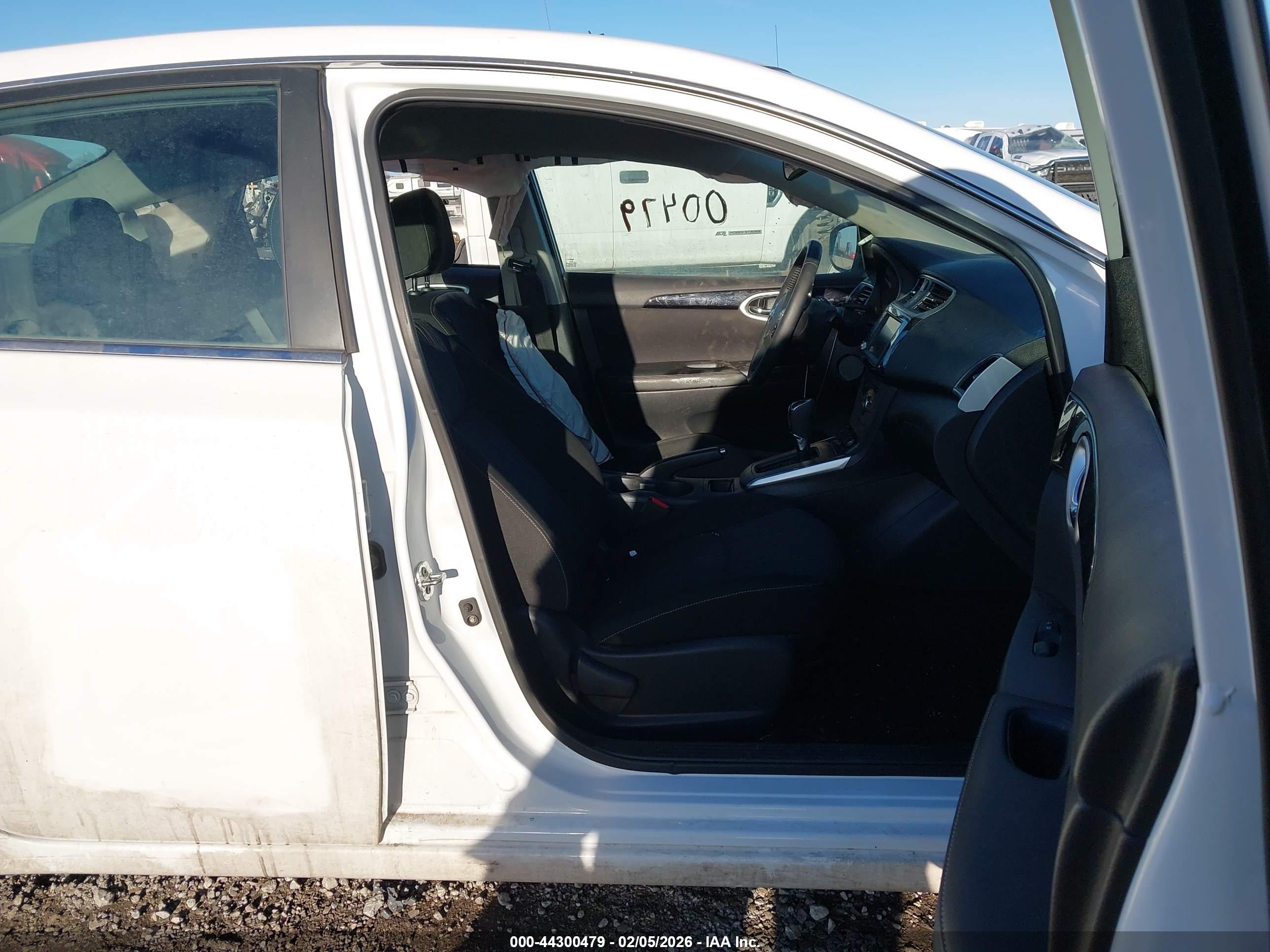 NISSAN SENTRA image 5
