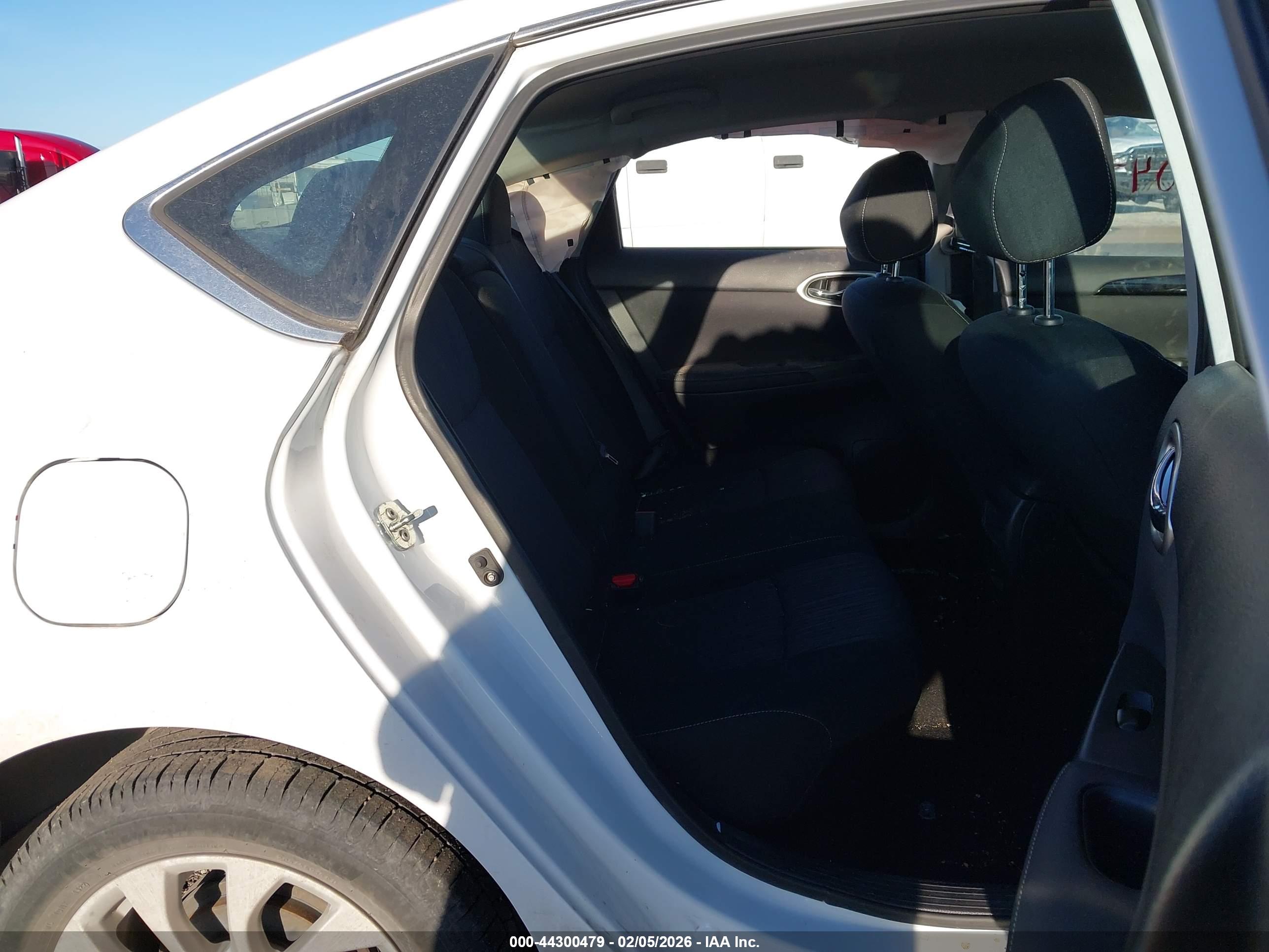 NISSAN SENTRA image 8
