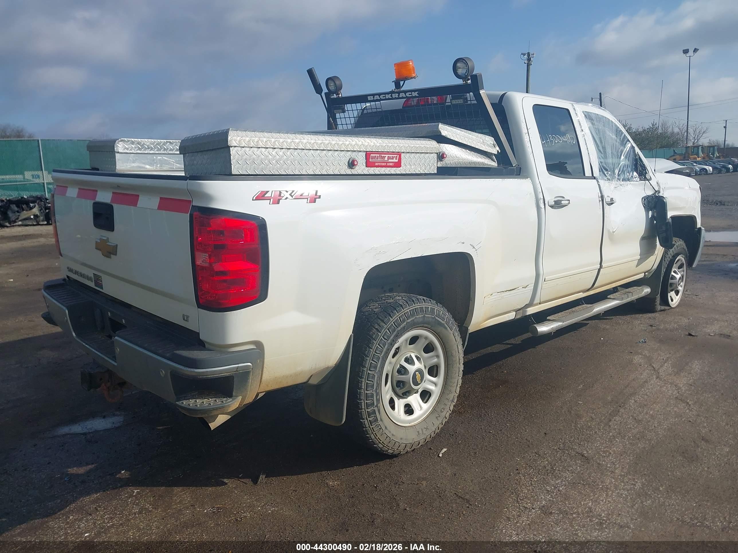 CHEVROLET SILVERADO image 4