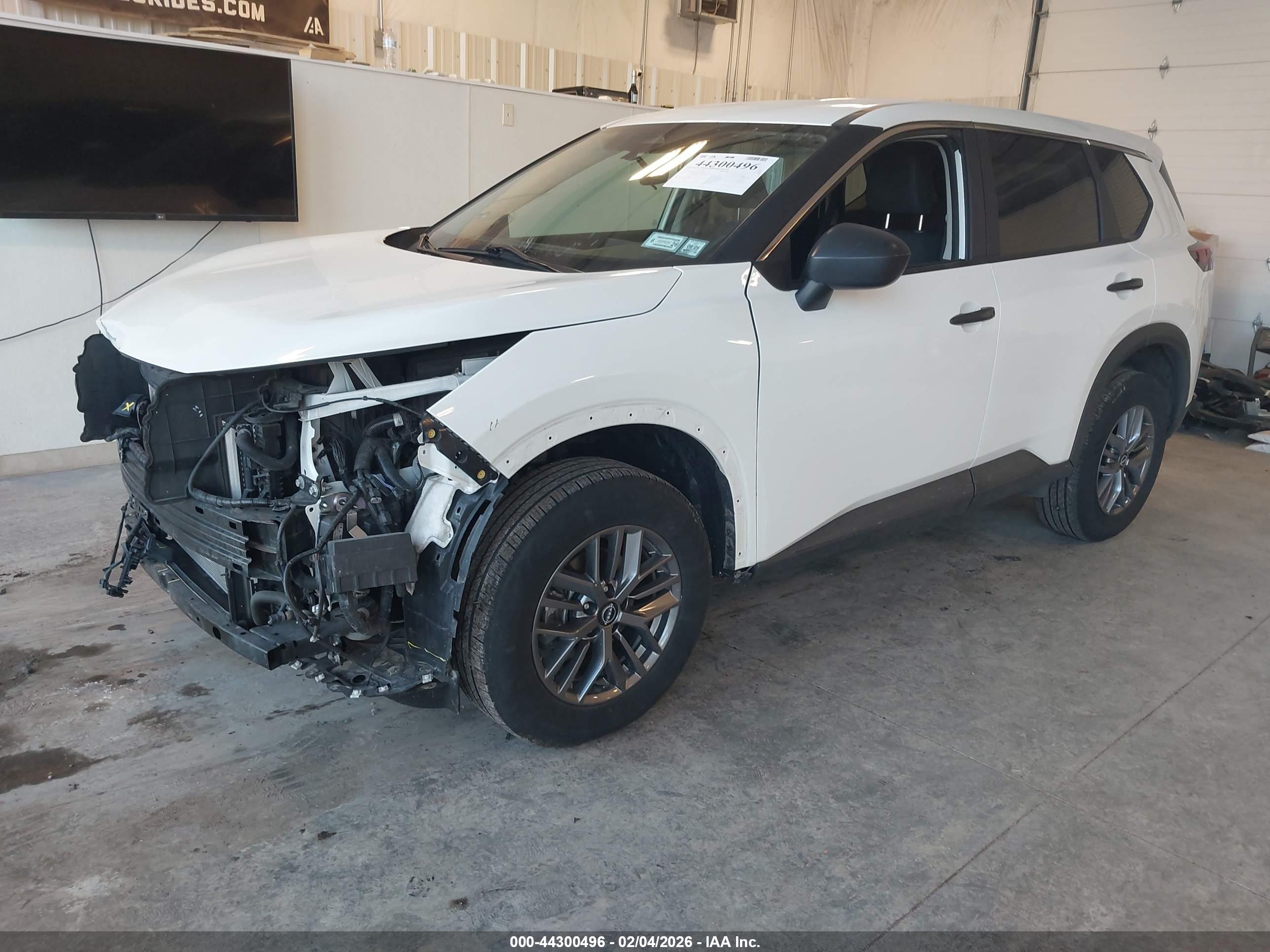 NISSAN ROGUE image 2