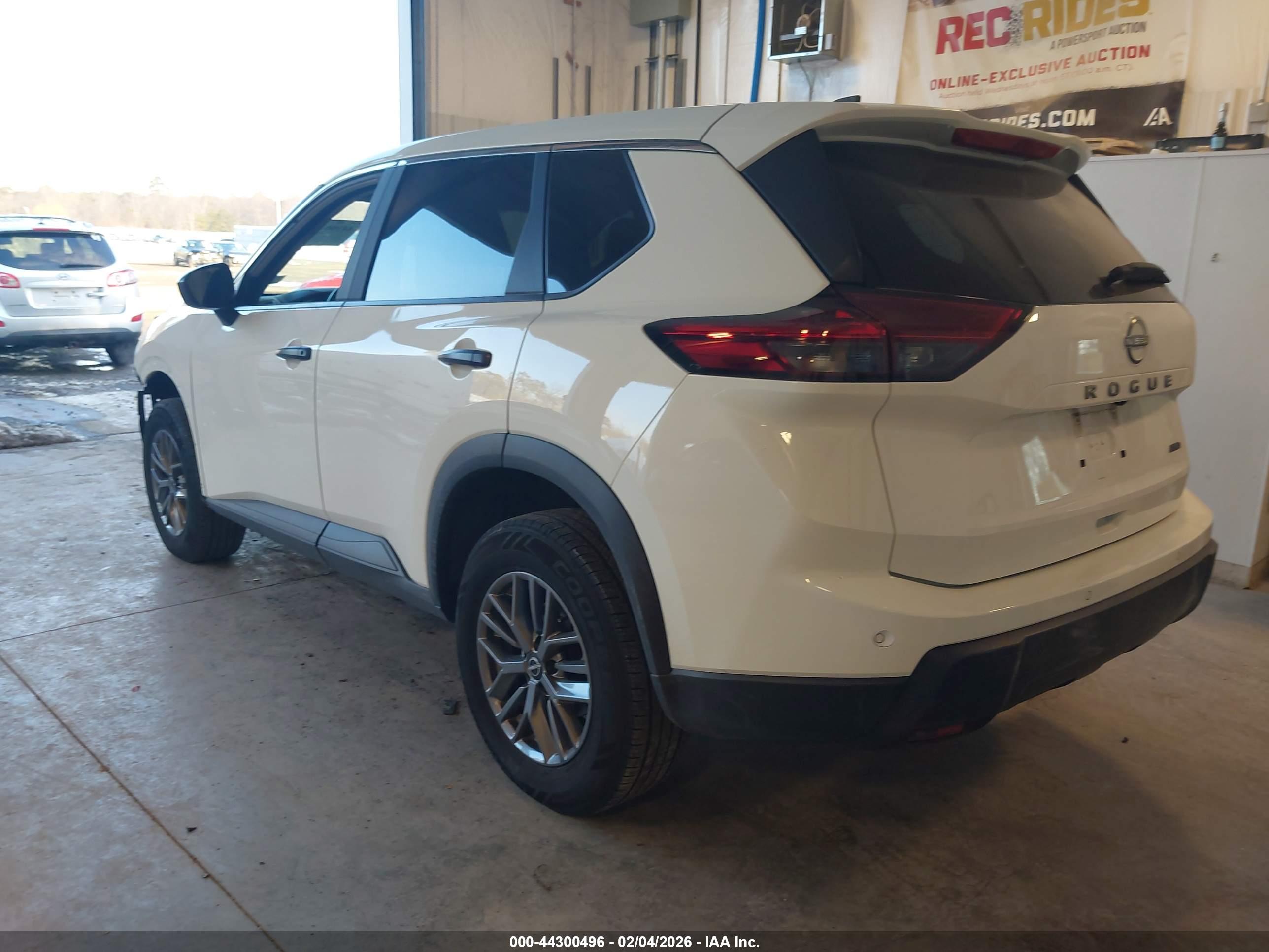 NISSAN ROGUE image 3