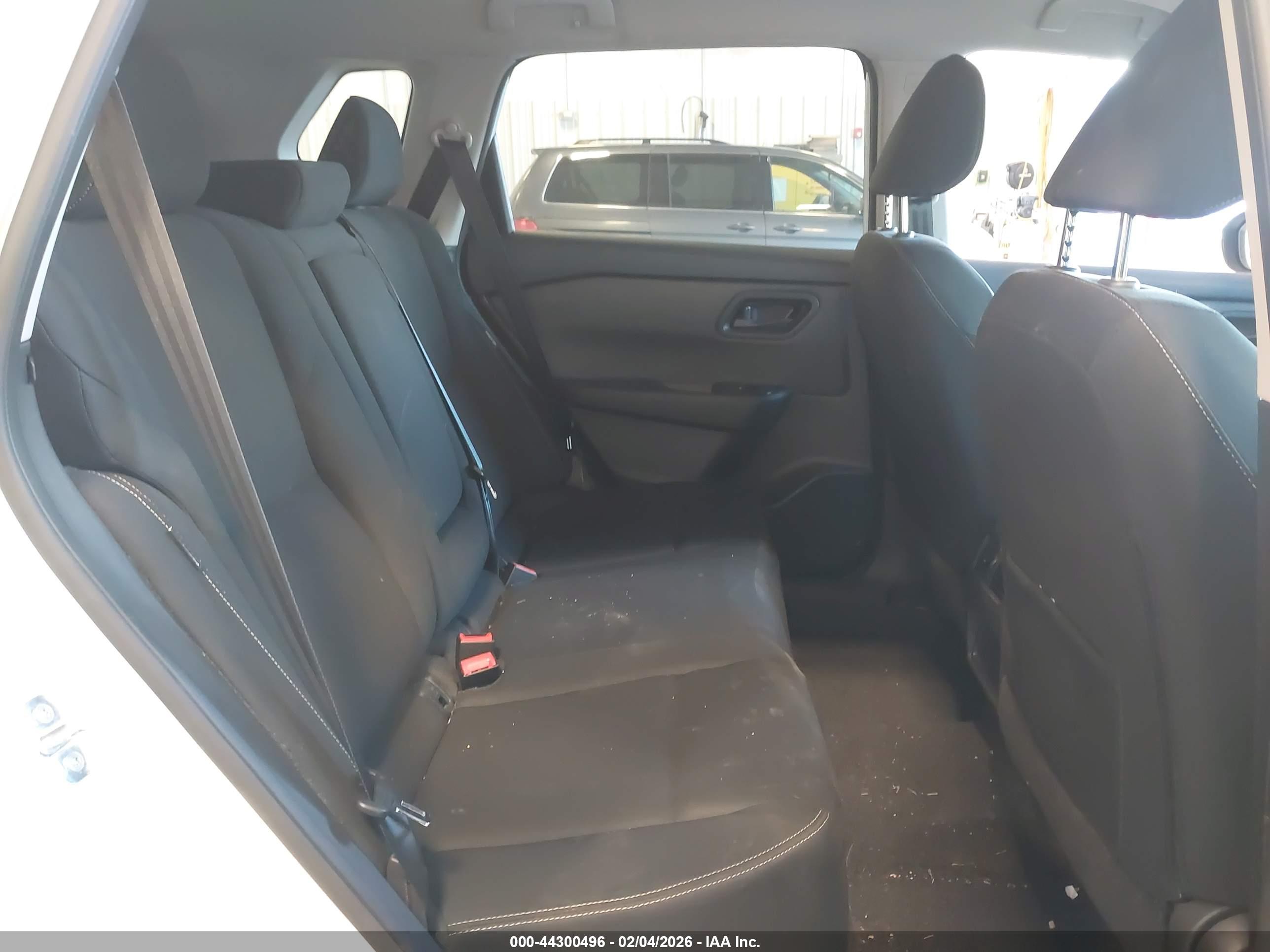NISSAN ROGUE image 8