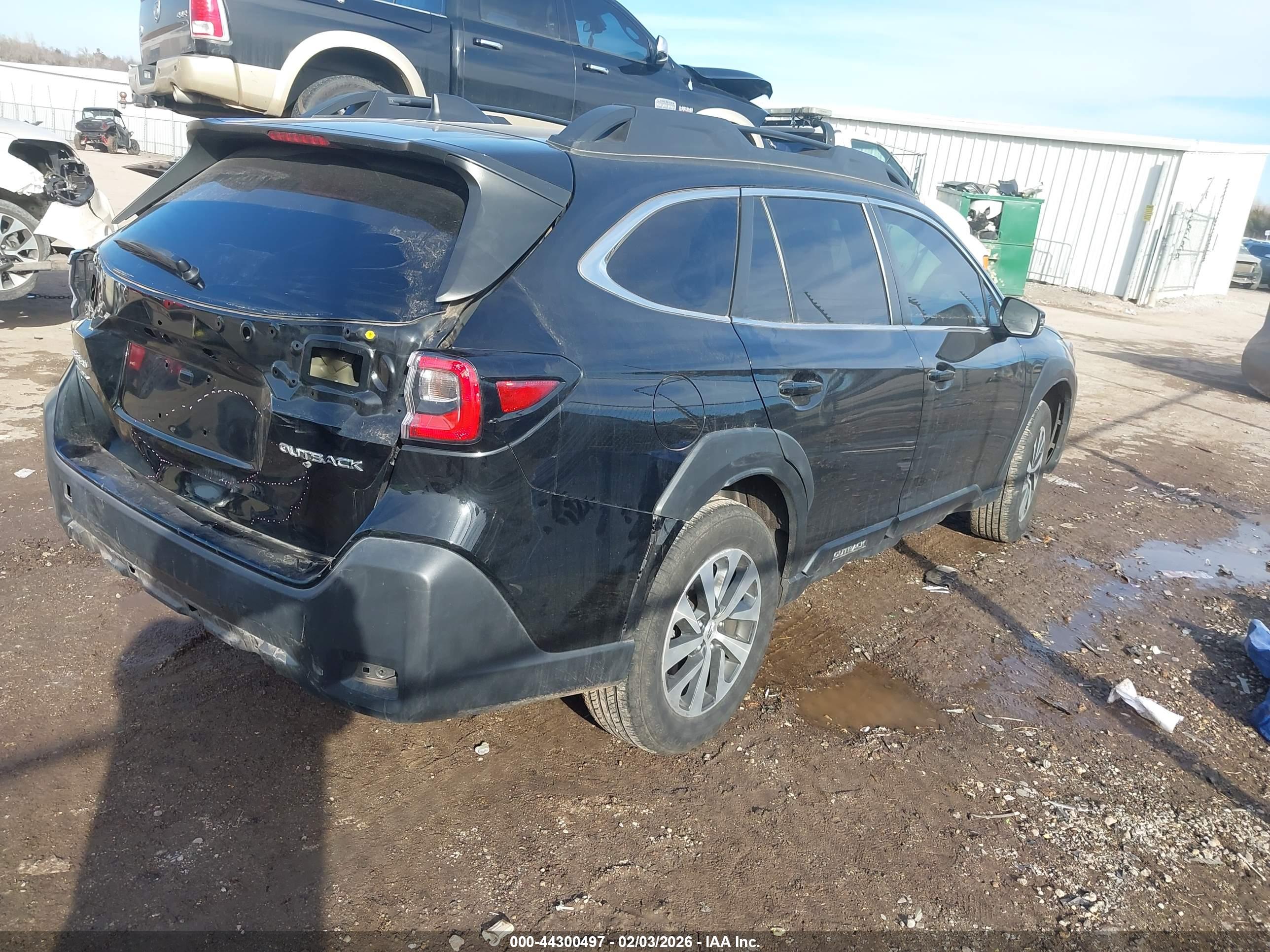 SUBARU OUTBACK image 4