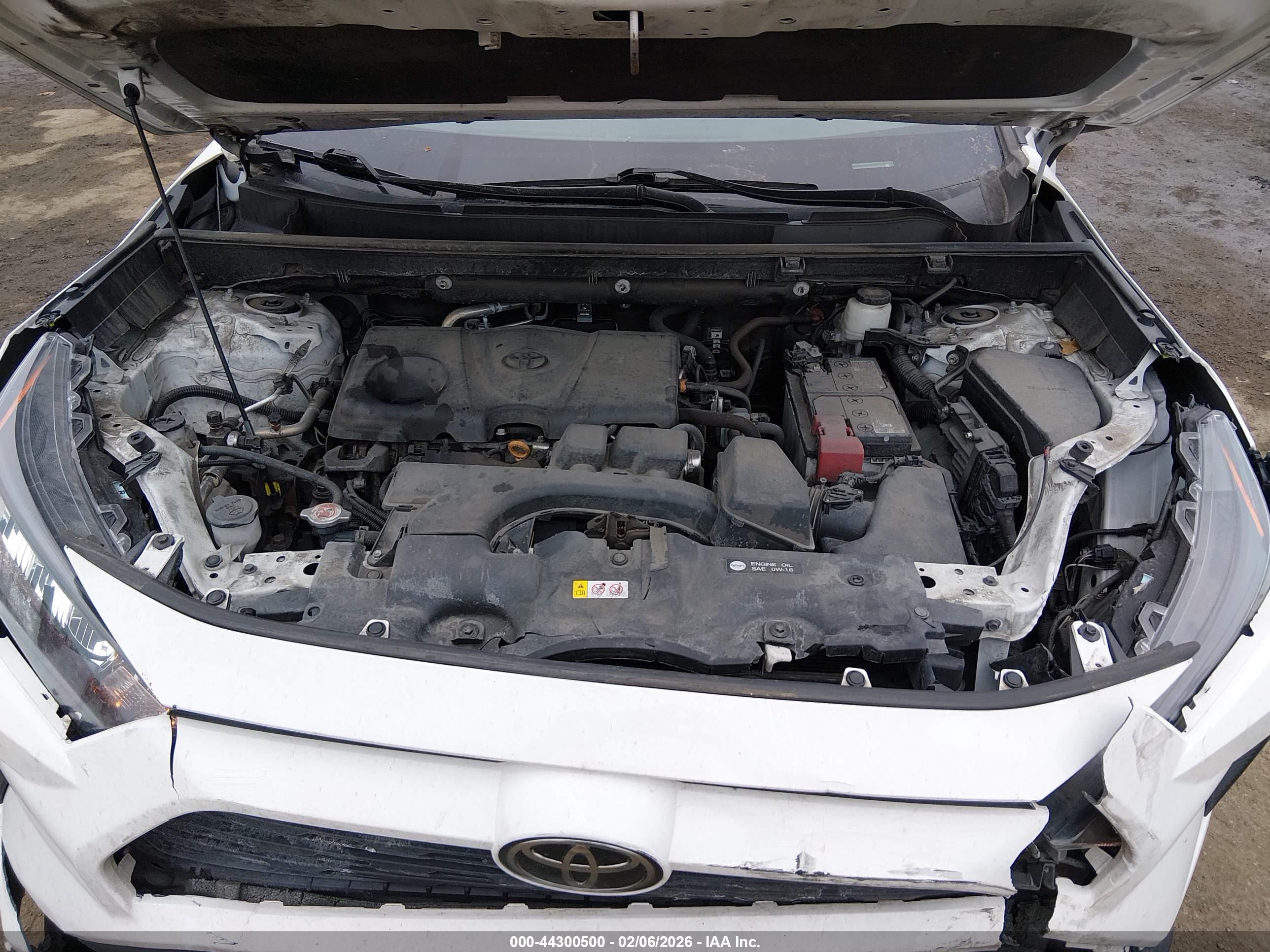 TOYOTA RAV4 image 10