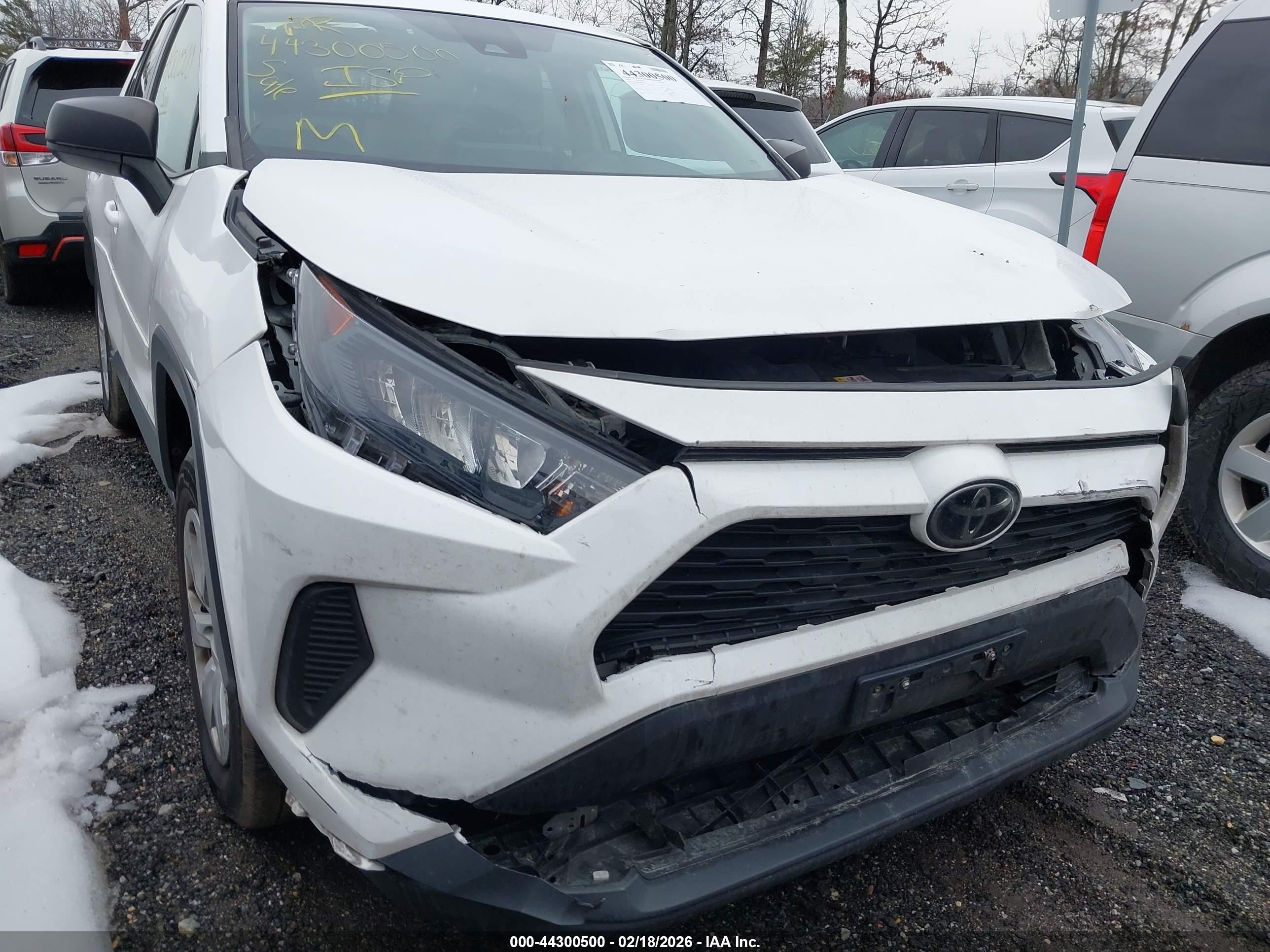 TOYOTA RAV4 image 6