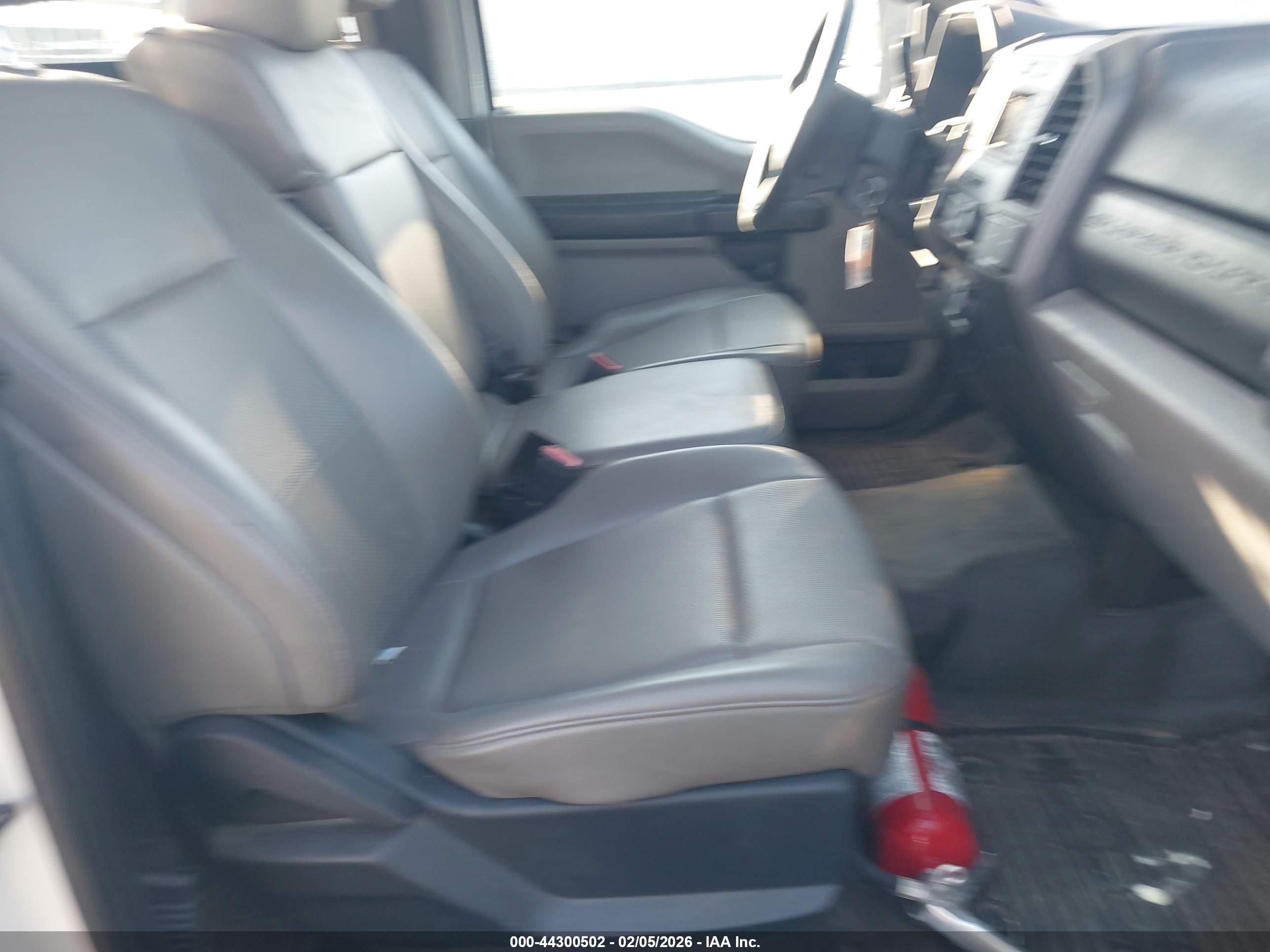 FORD F-250 image 8