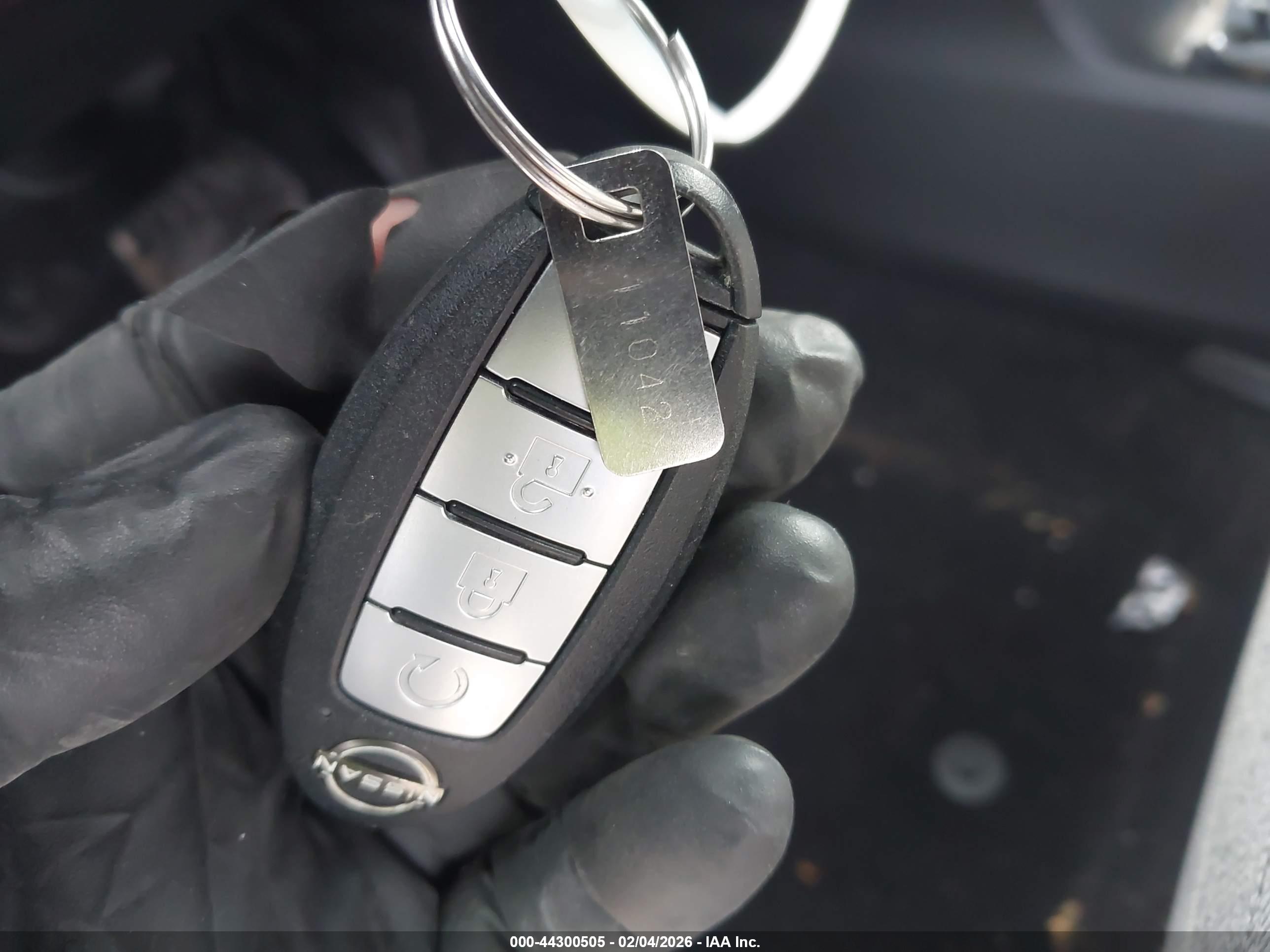 NISSAN ROGUE image 11