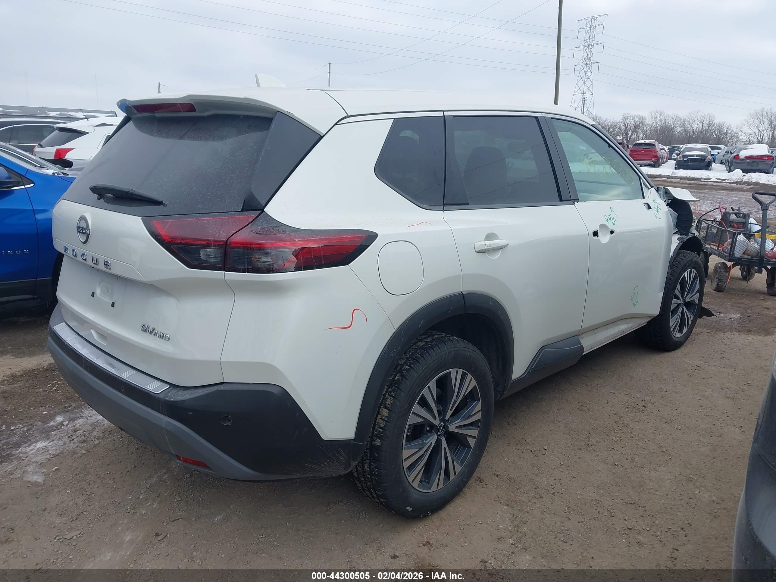 NISSAN ROGUE image 4