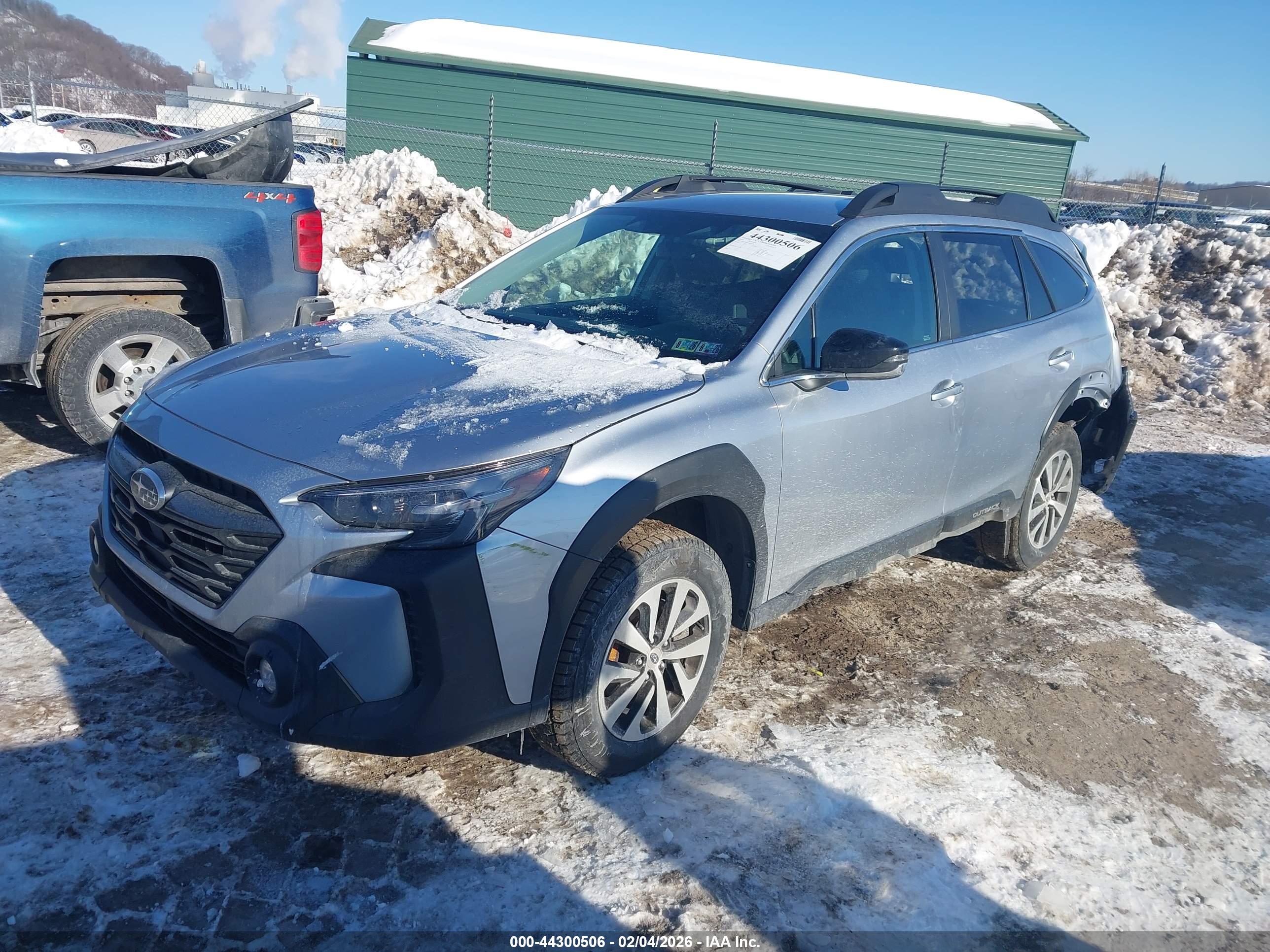 SUBARU OUTBACK image 2