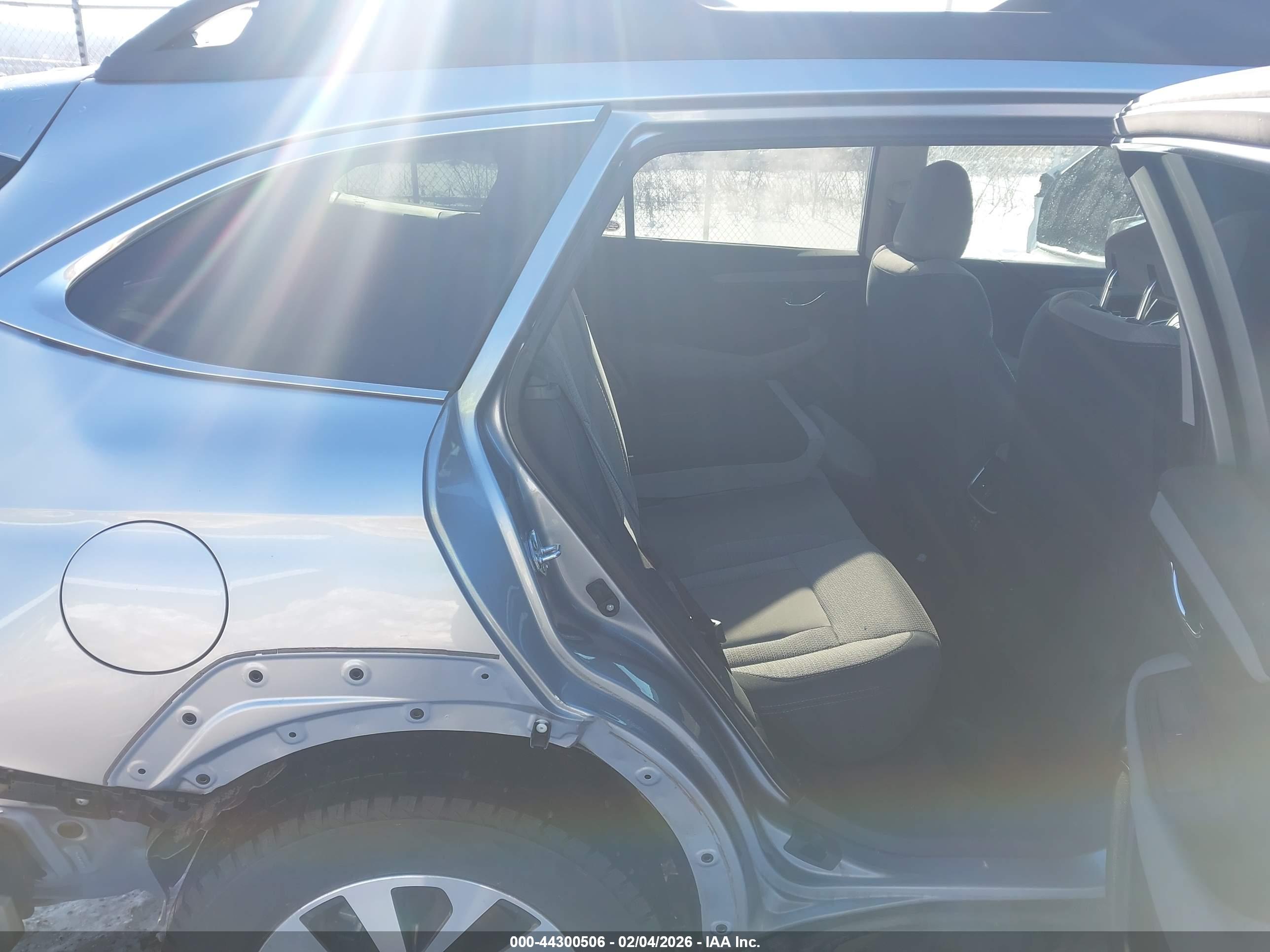 SUBARU OUTBACK image 8