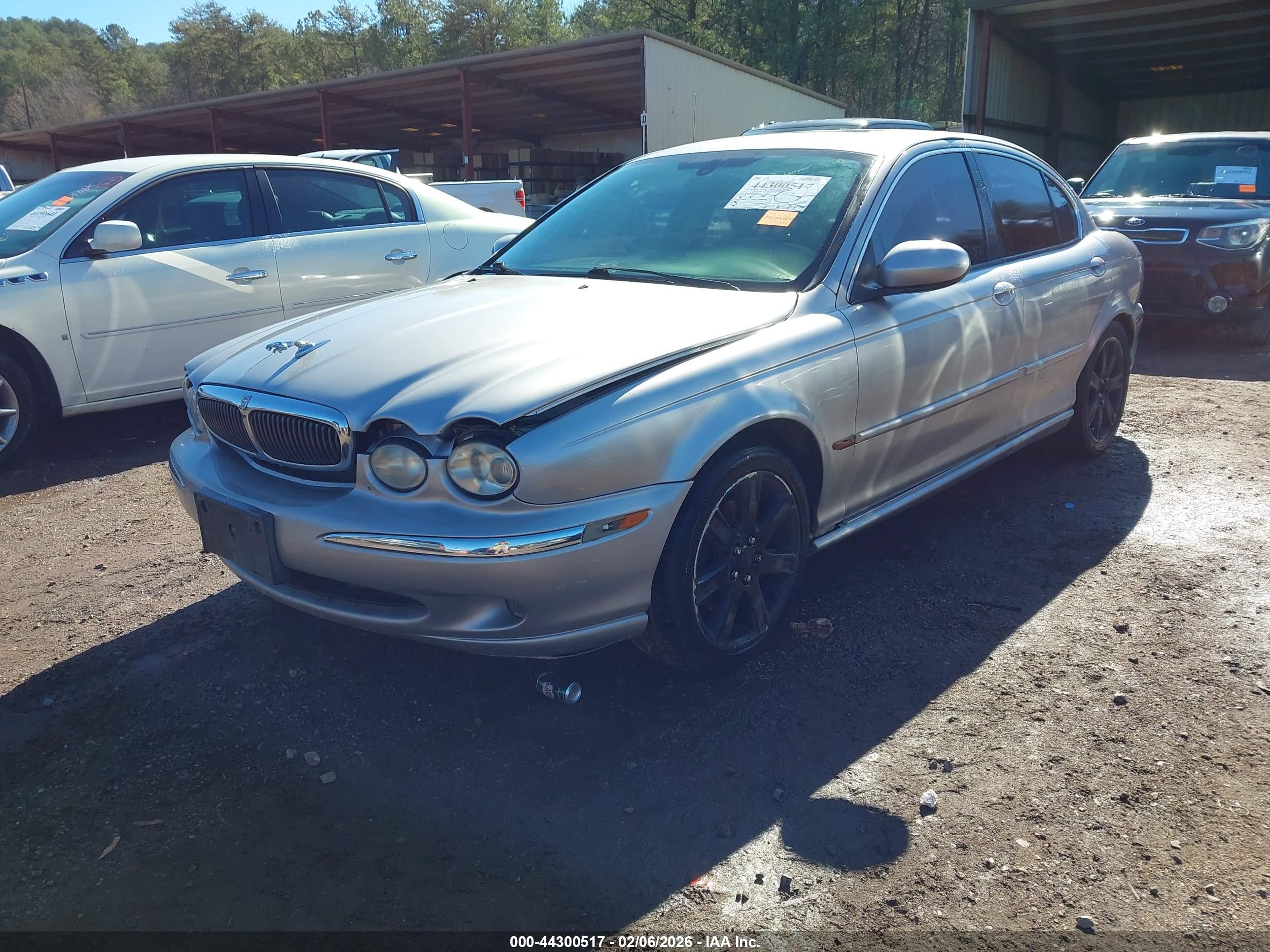 JAGUAR X-TYPE image 2