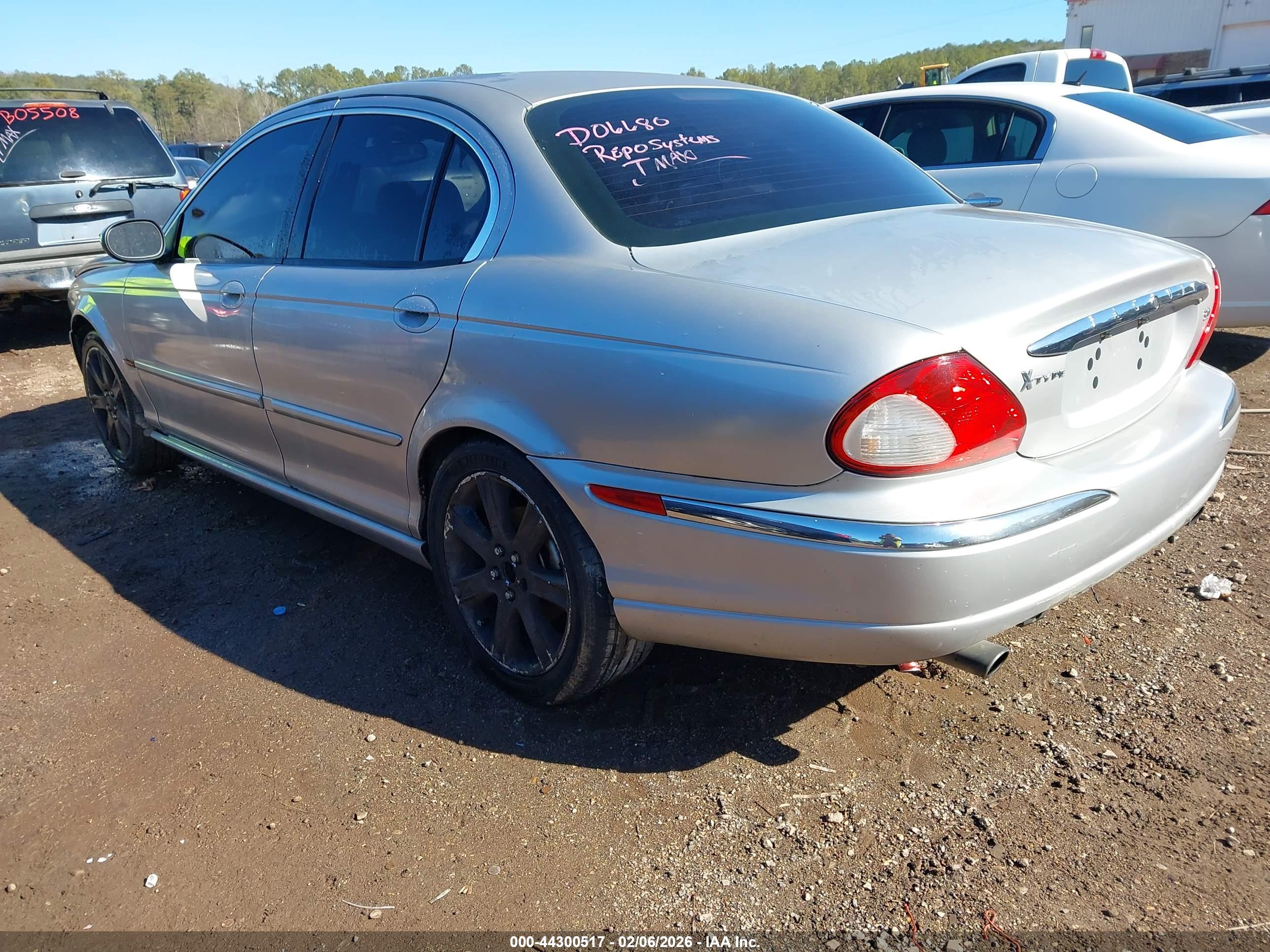 JAGUAR X-TYPE image 3