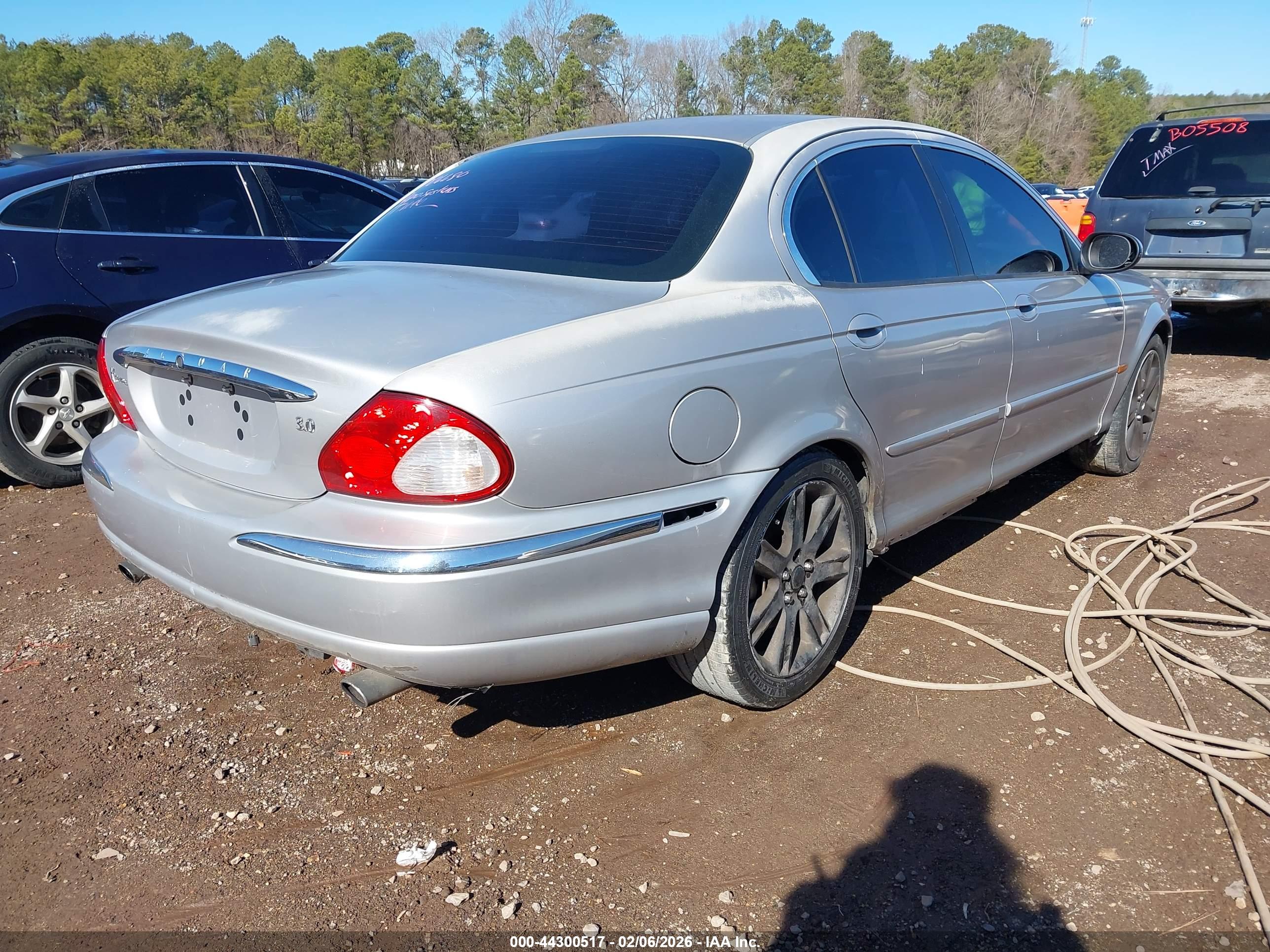 JAGUAR X-TYPE image 4