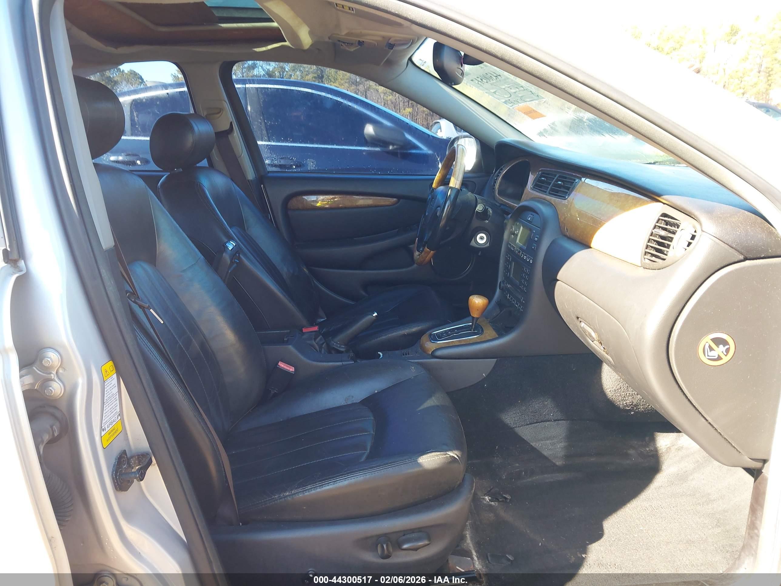 JAGUAR X-TYPE image 5