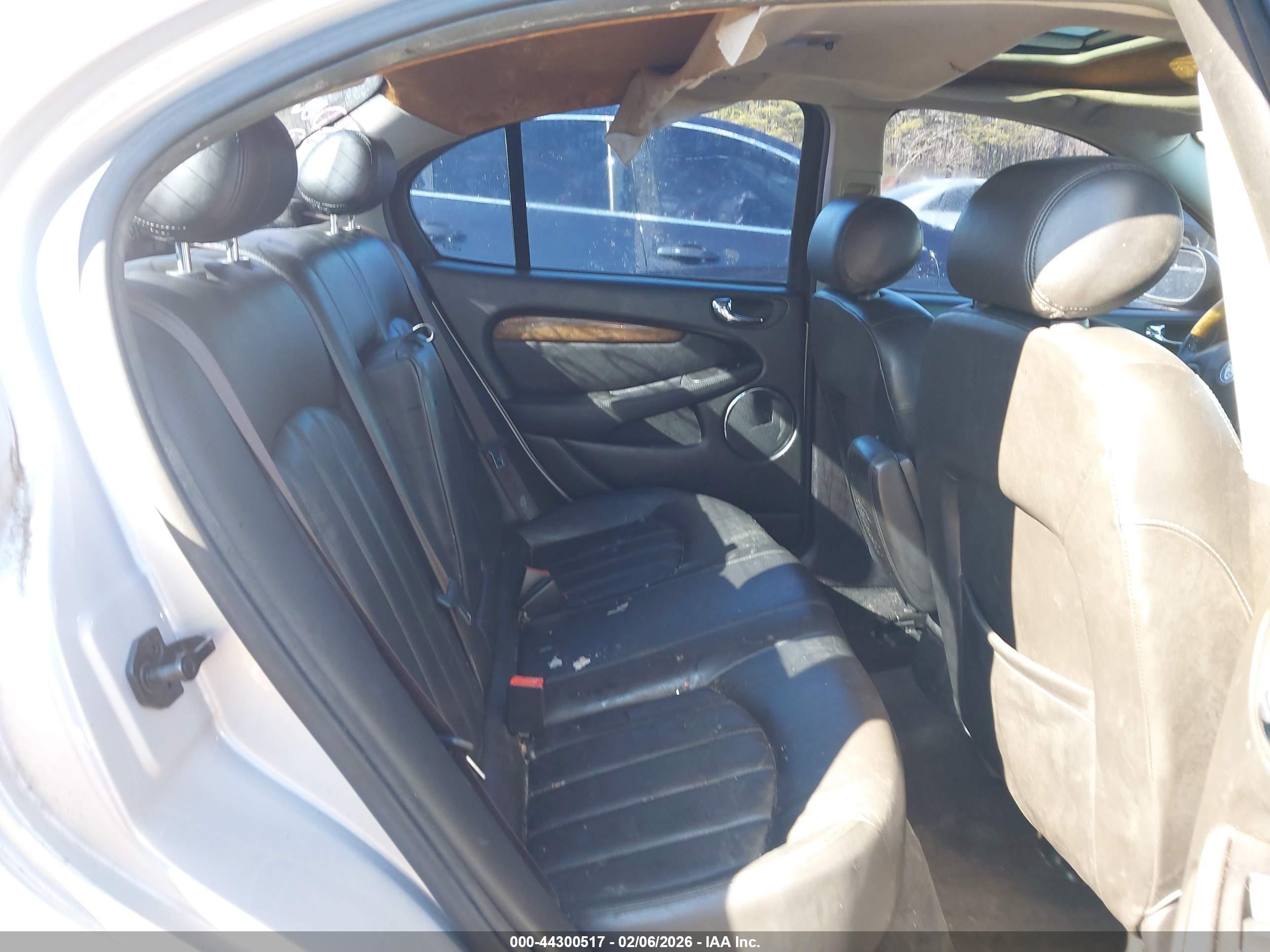 JAGUAR X-TYPE image 8