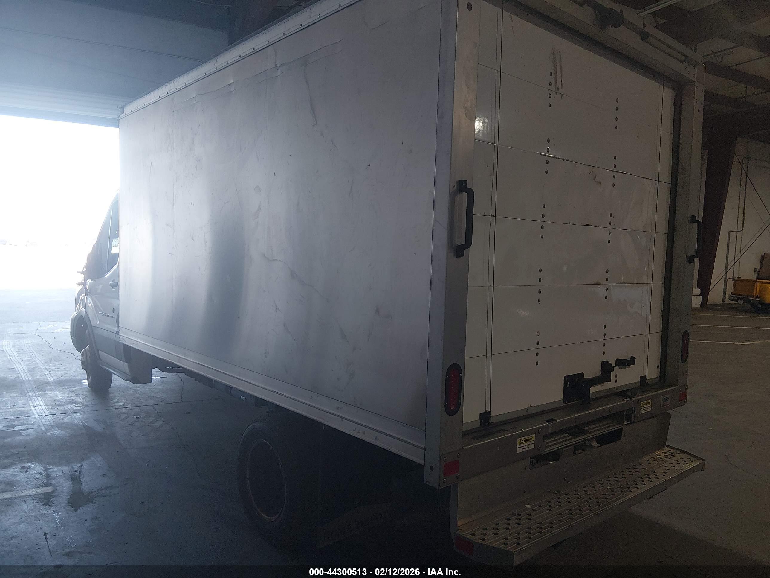 FORD TRANSIT-350 image 3