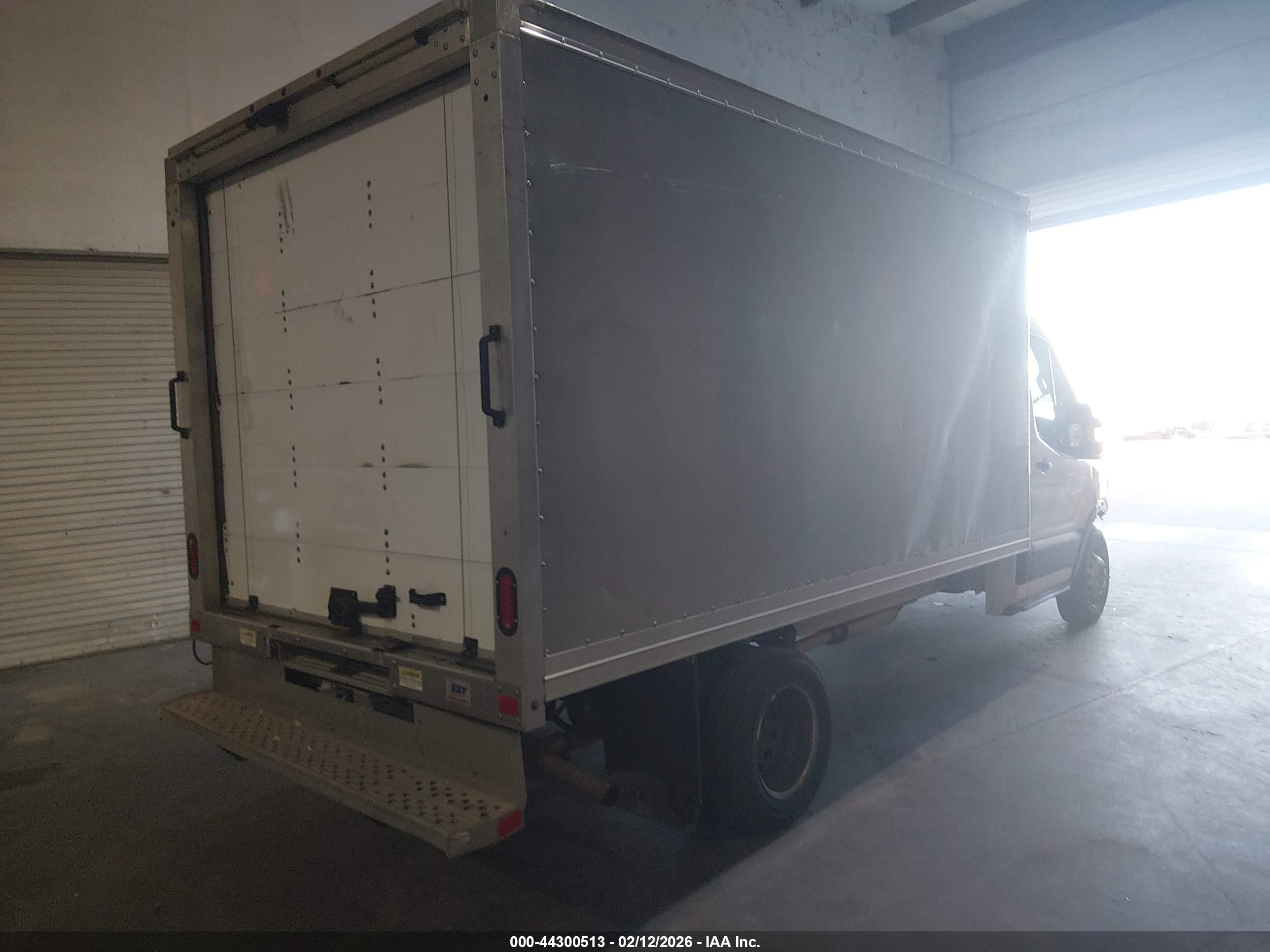 FORD TRANSIT-350 image 4