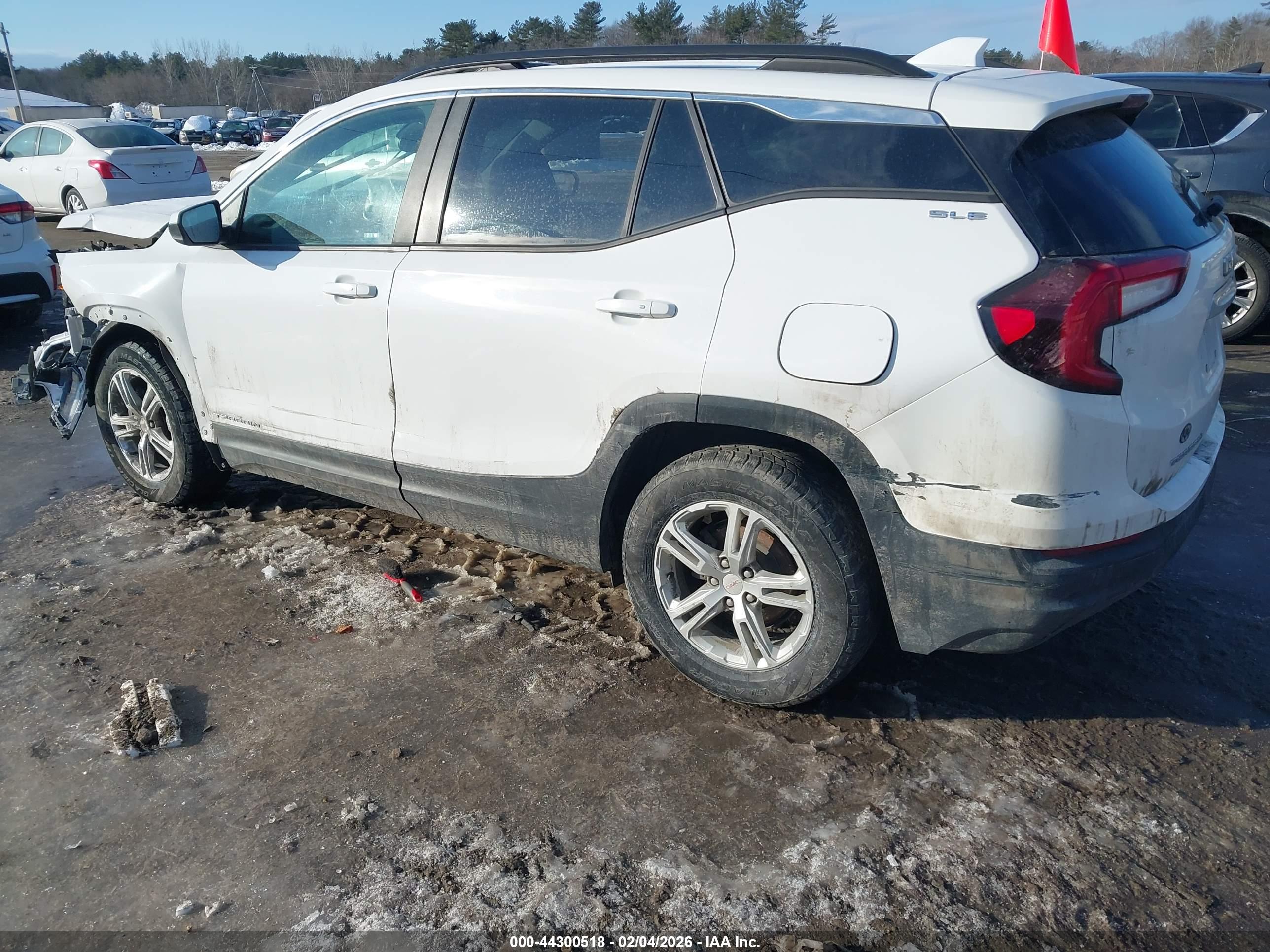 GMC TERRAIN image 3