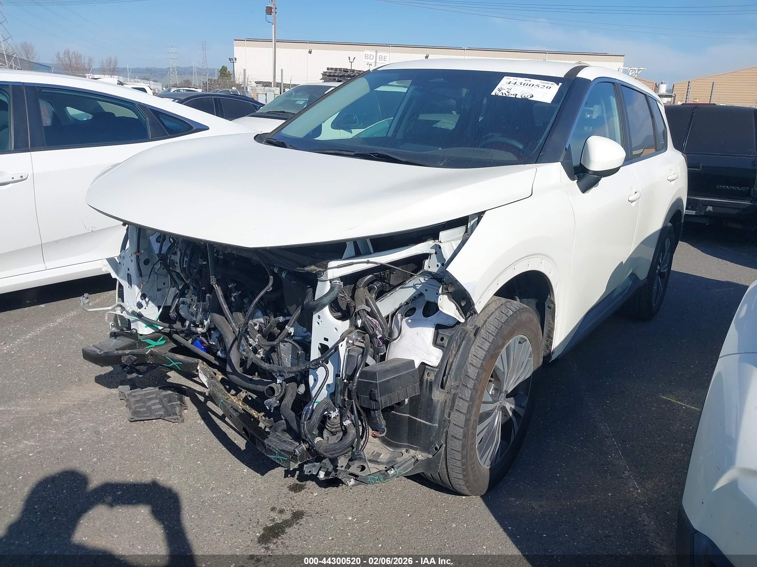 NISSAN ROGUE image 2