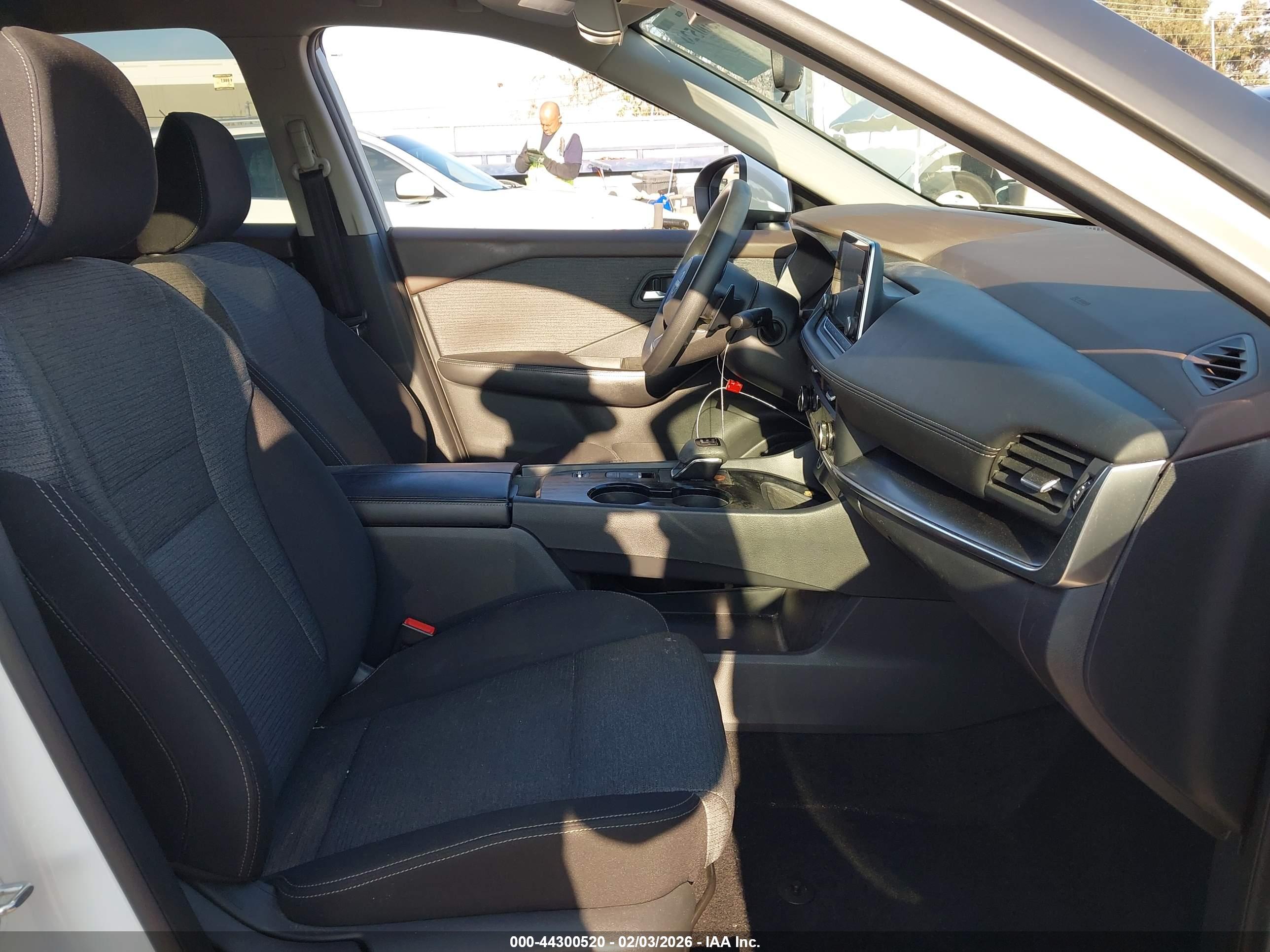 NISSAN ROGUE image 5