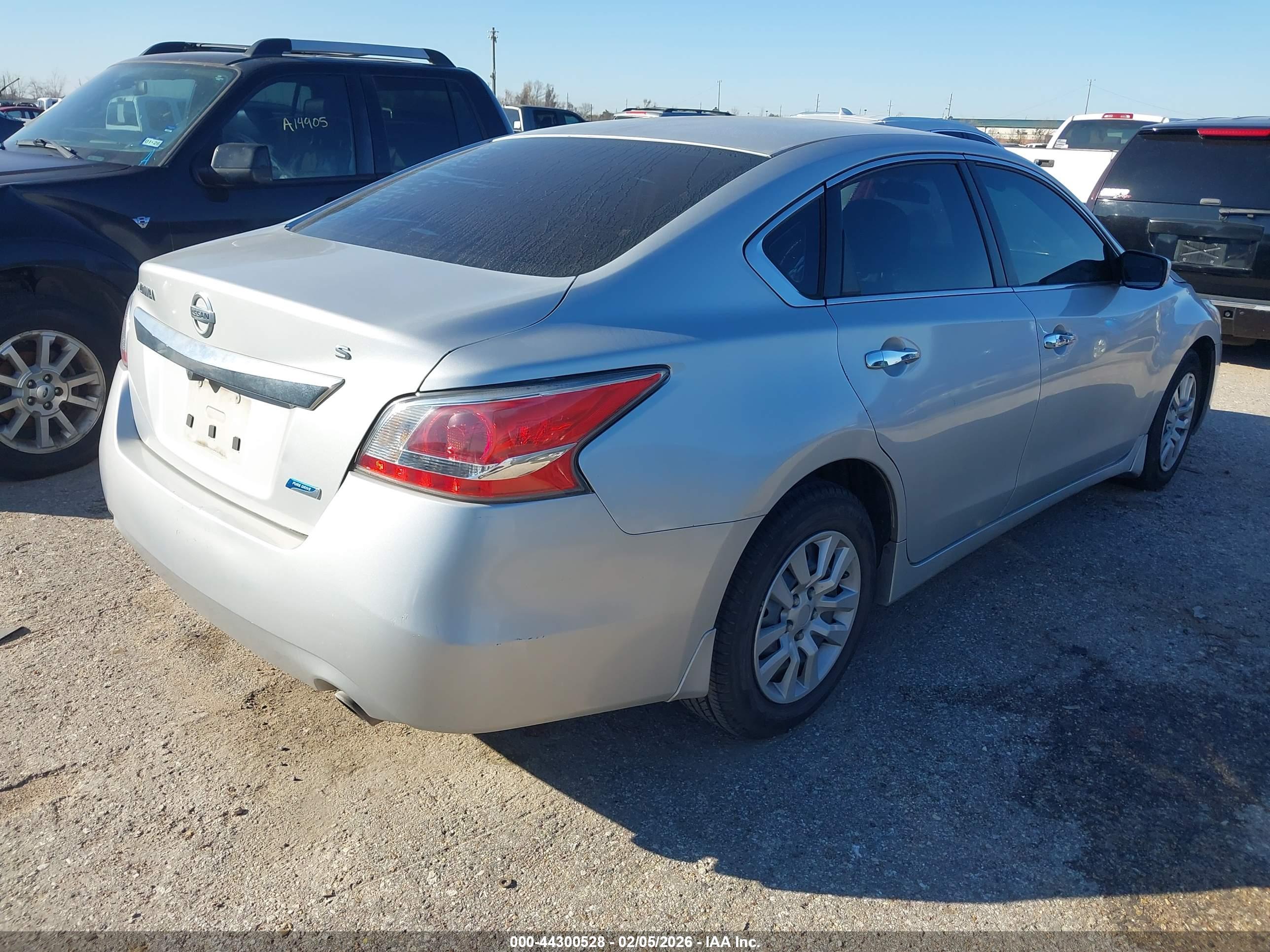 NISSAN ALTIMA image 4