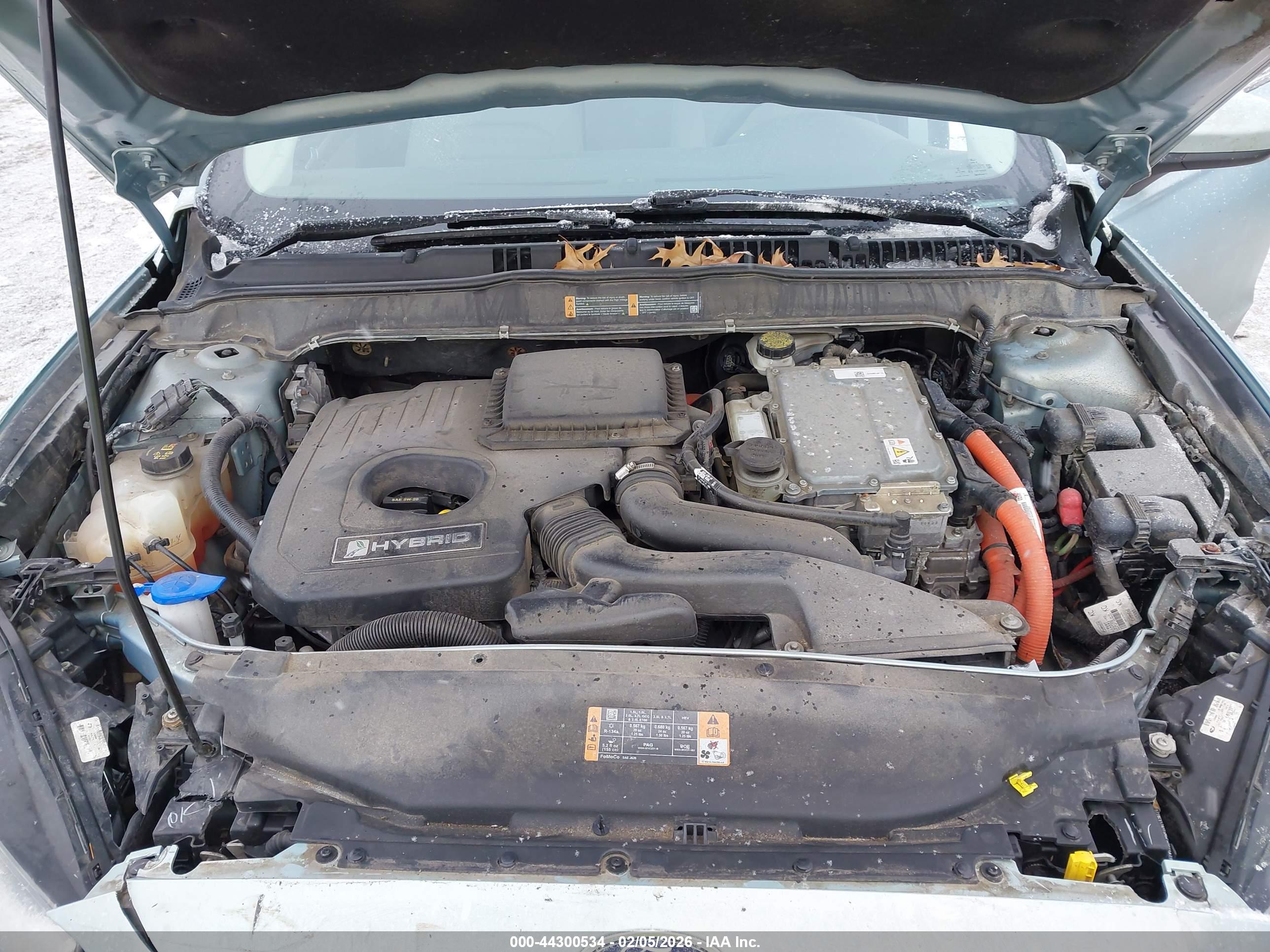 FORD FUSION image 10