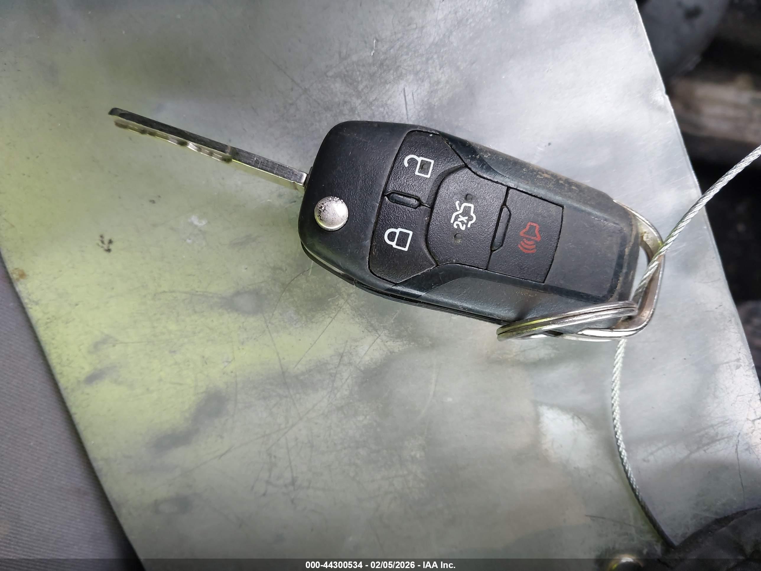 FORD FUSION image 11
