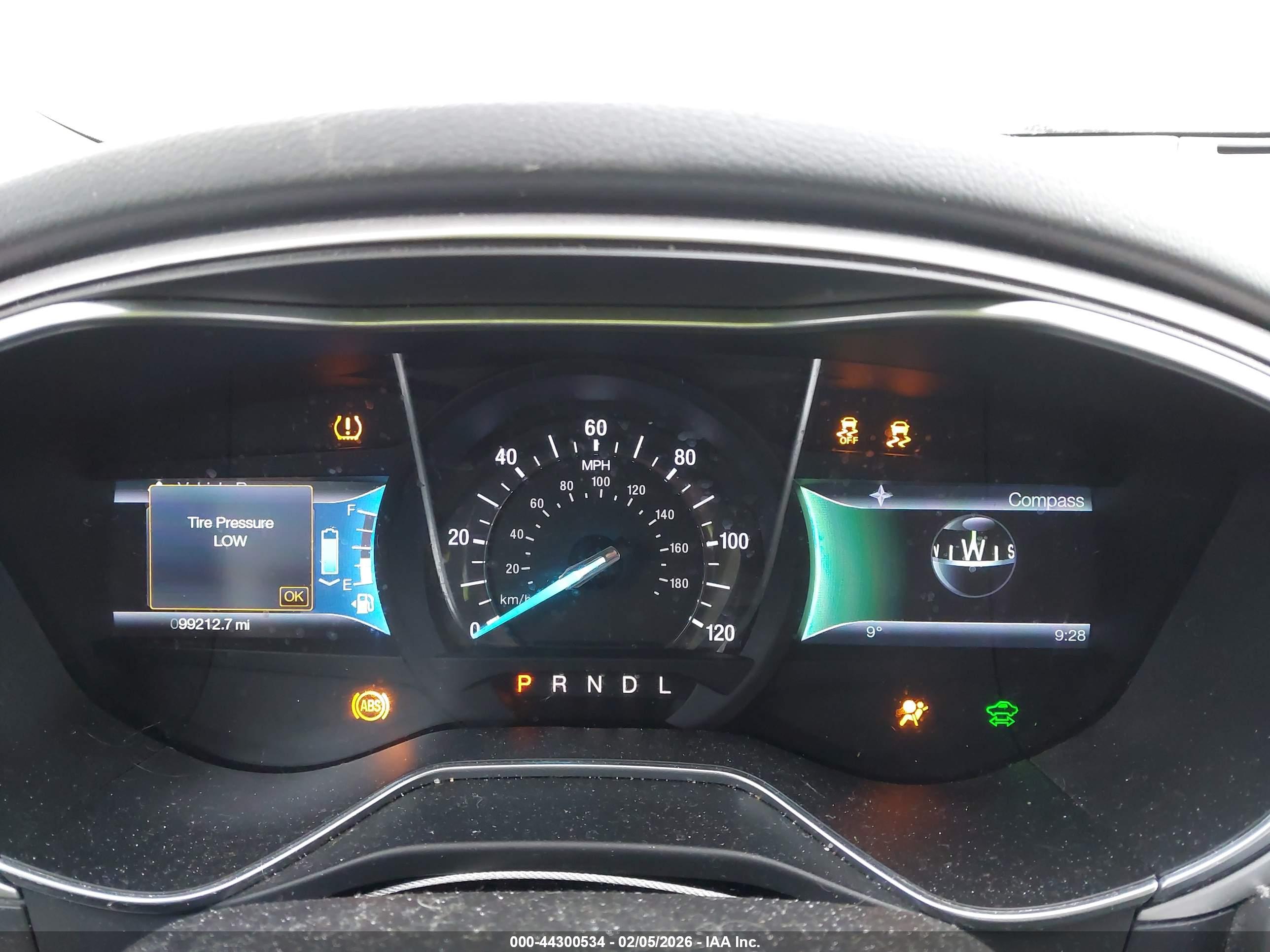 FORD FUSION image 7