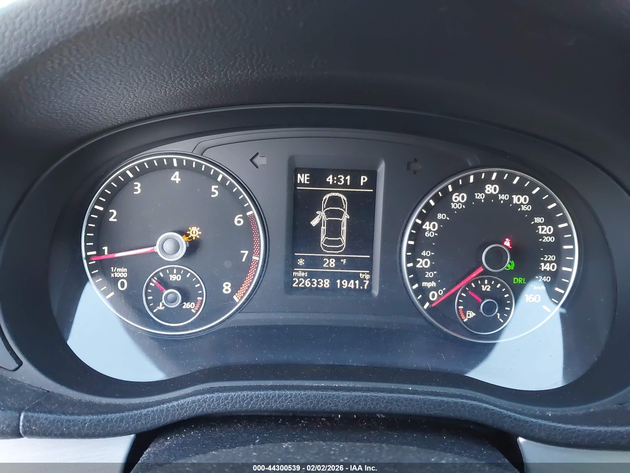 VOLKSWAGEN PASSAT image 7