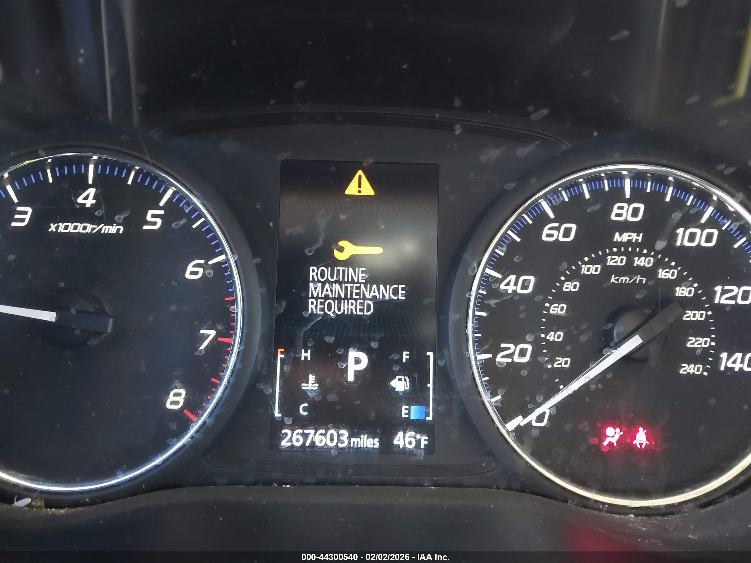 MITSUBISHI OUTLANDER image 7