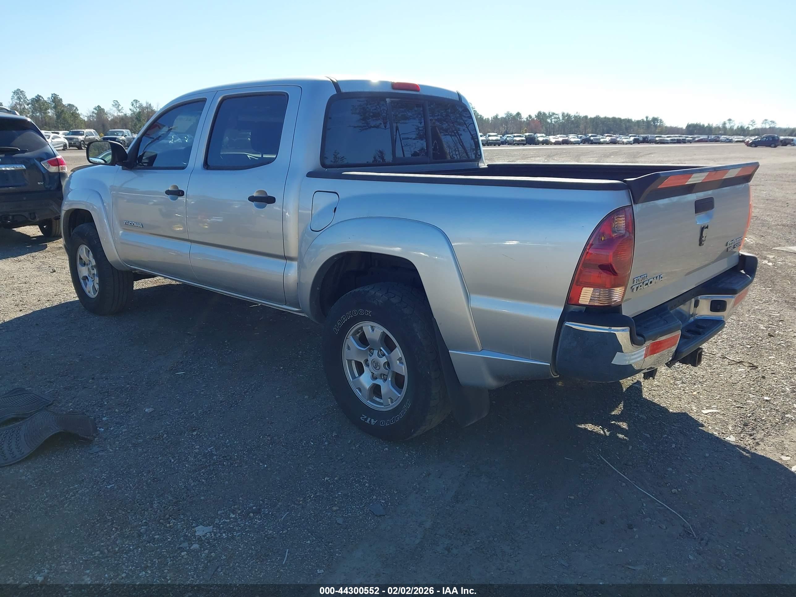TOYOTA TACOMA image 3