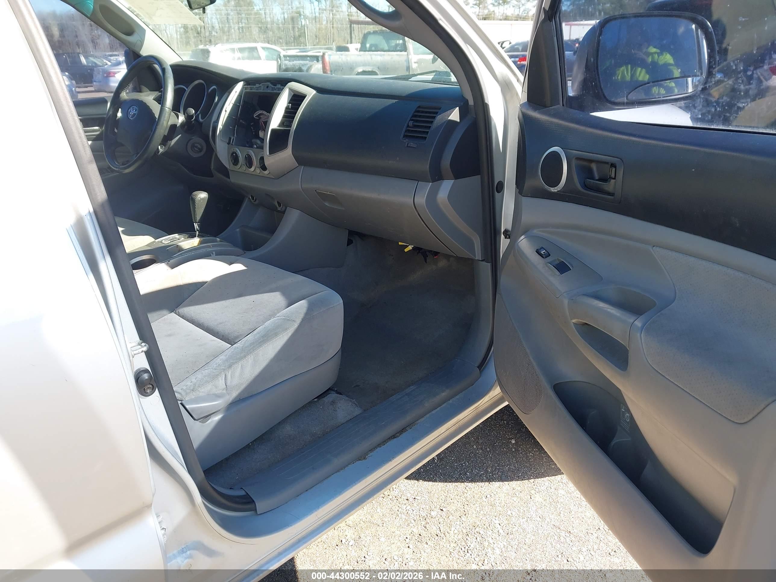 TOYOTA TACOMA image 5