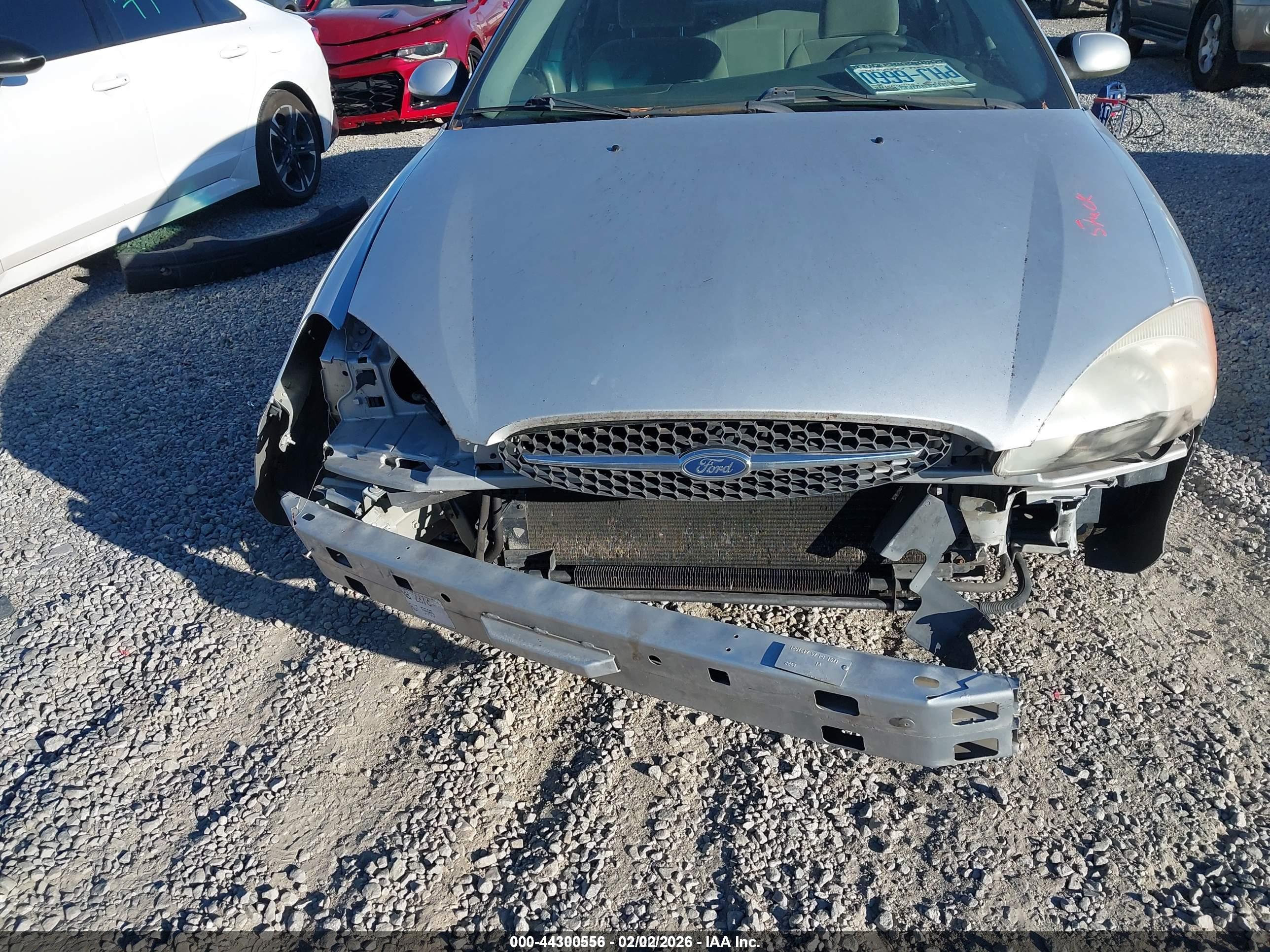 FORD TAURUS image 6