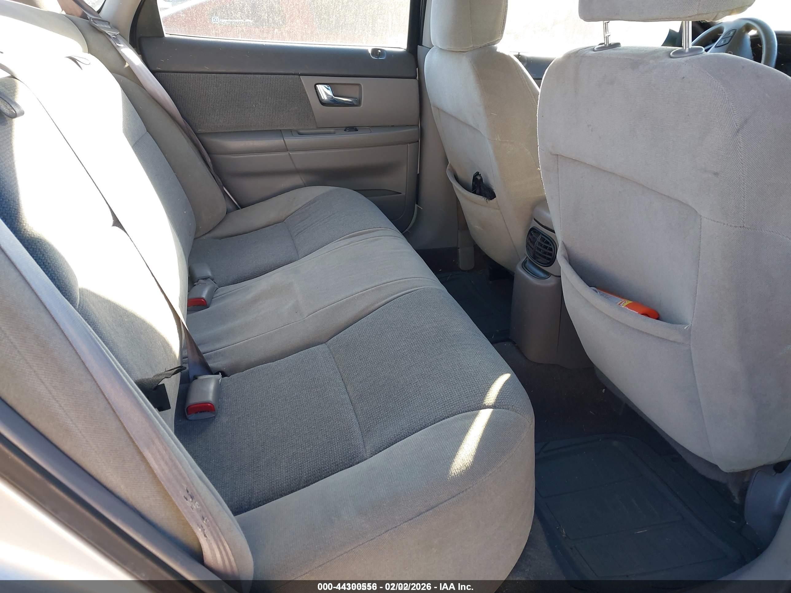 FORD TAURUS image 8