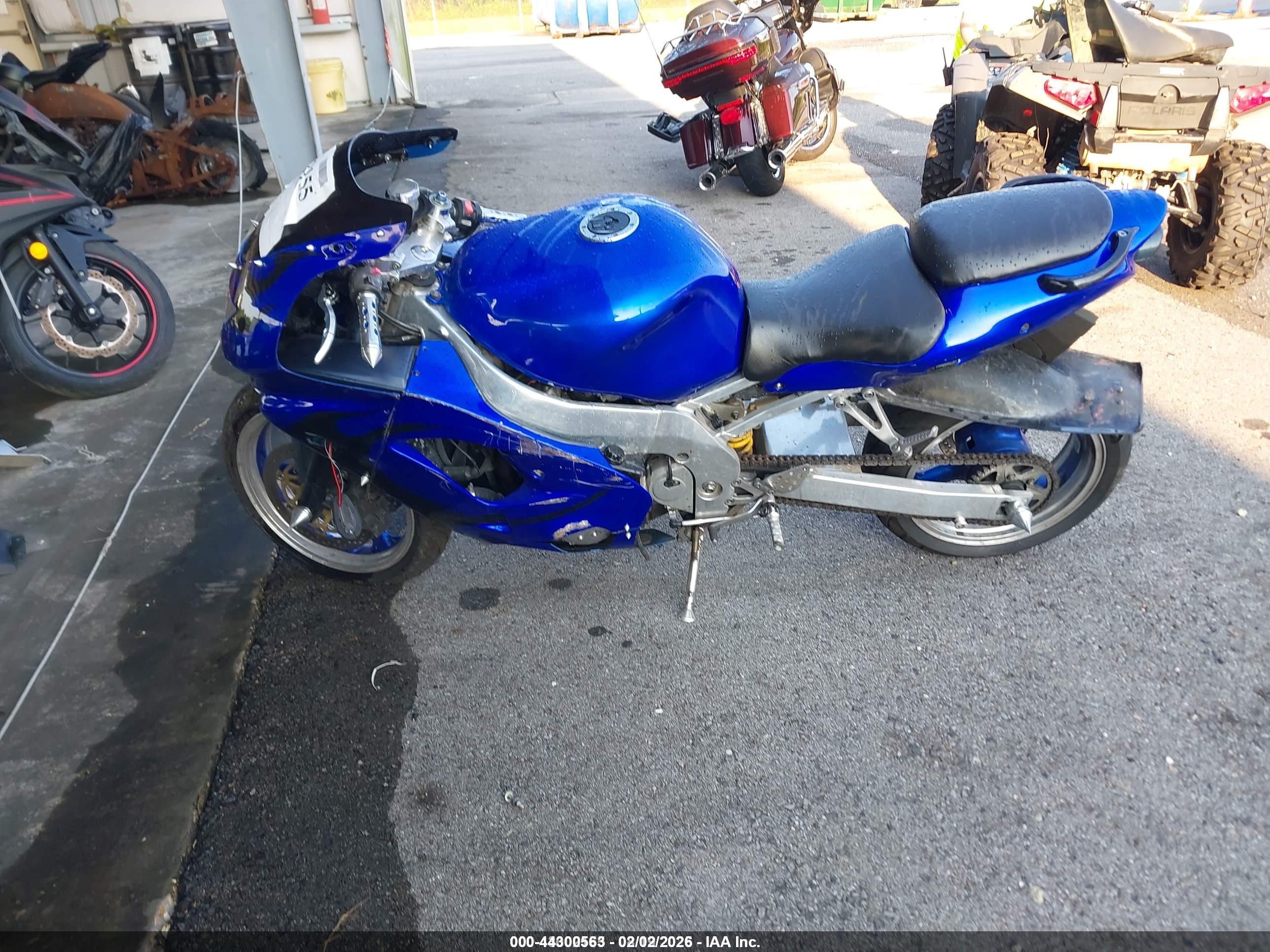 KAWASAKI ZX900 image 2