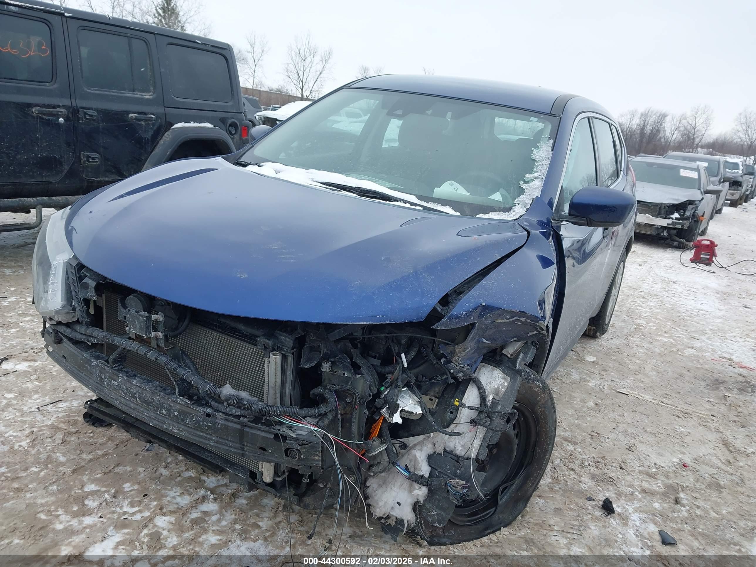 NISSAN ROGUE image 2
