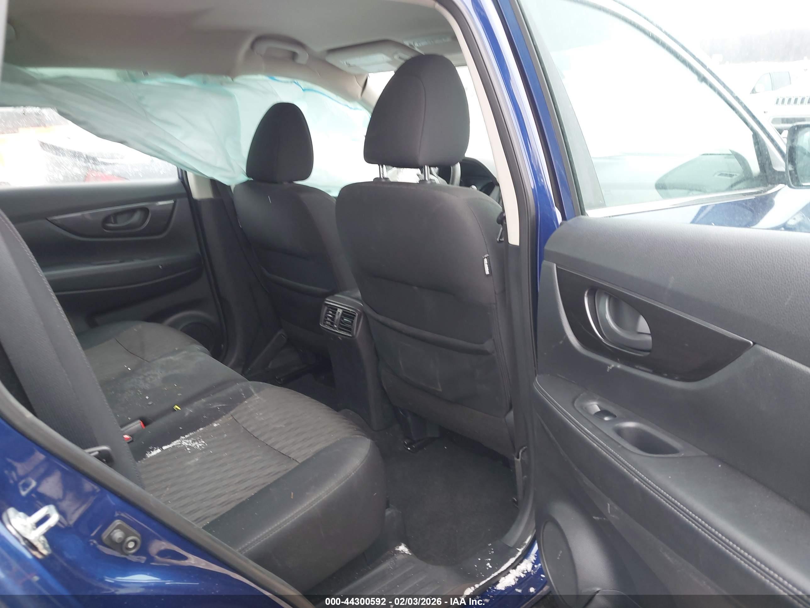 NISSAN ROGUE image 8