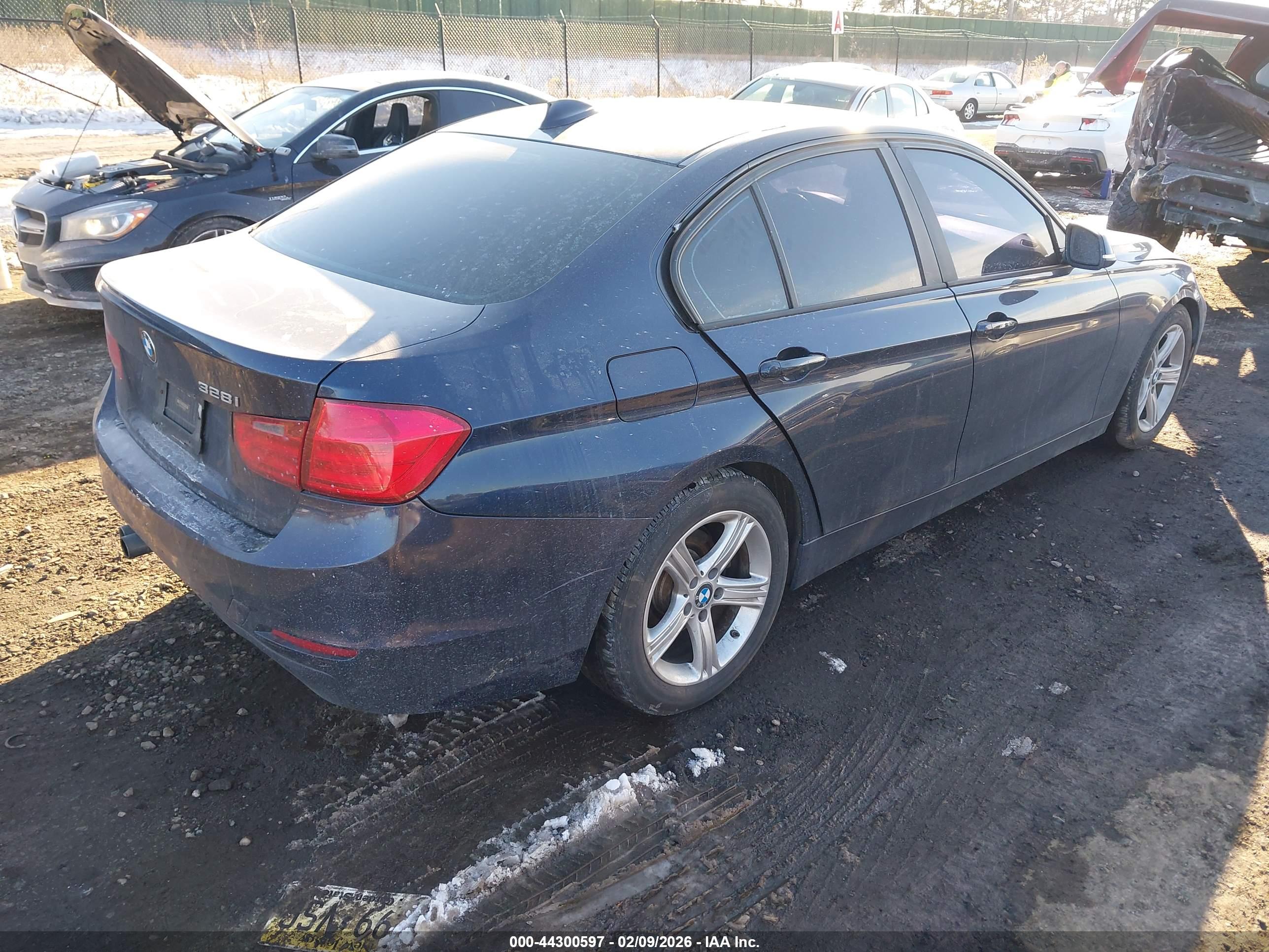 BMW 328I image 4