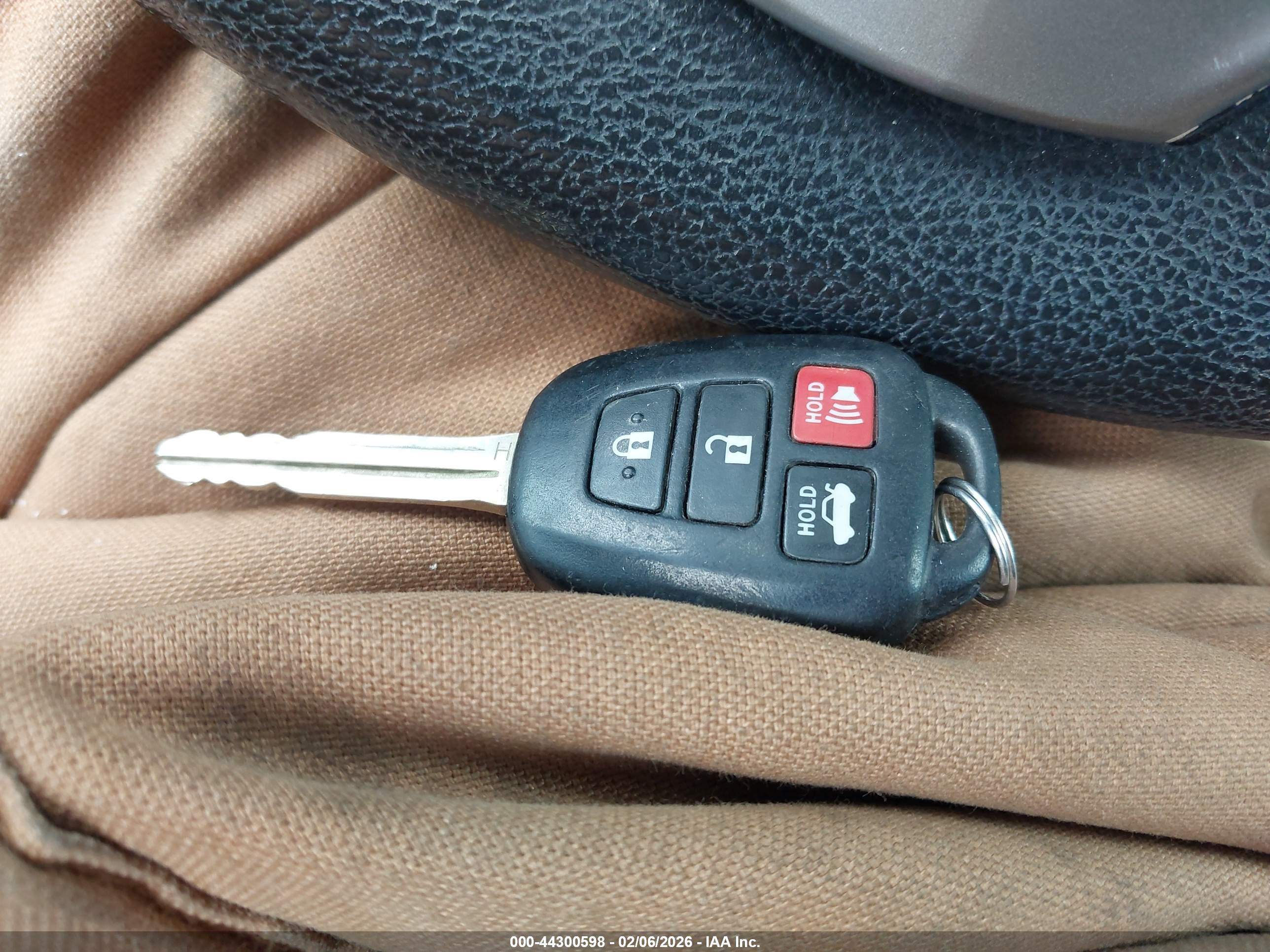 TOYOTA COROLLA image 11