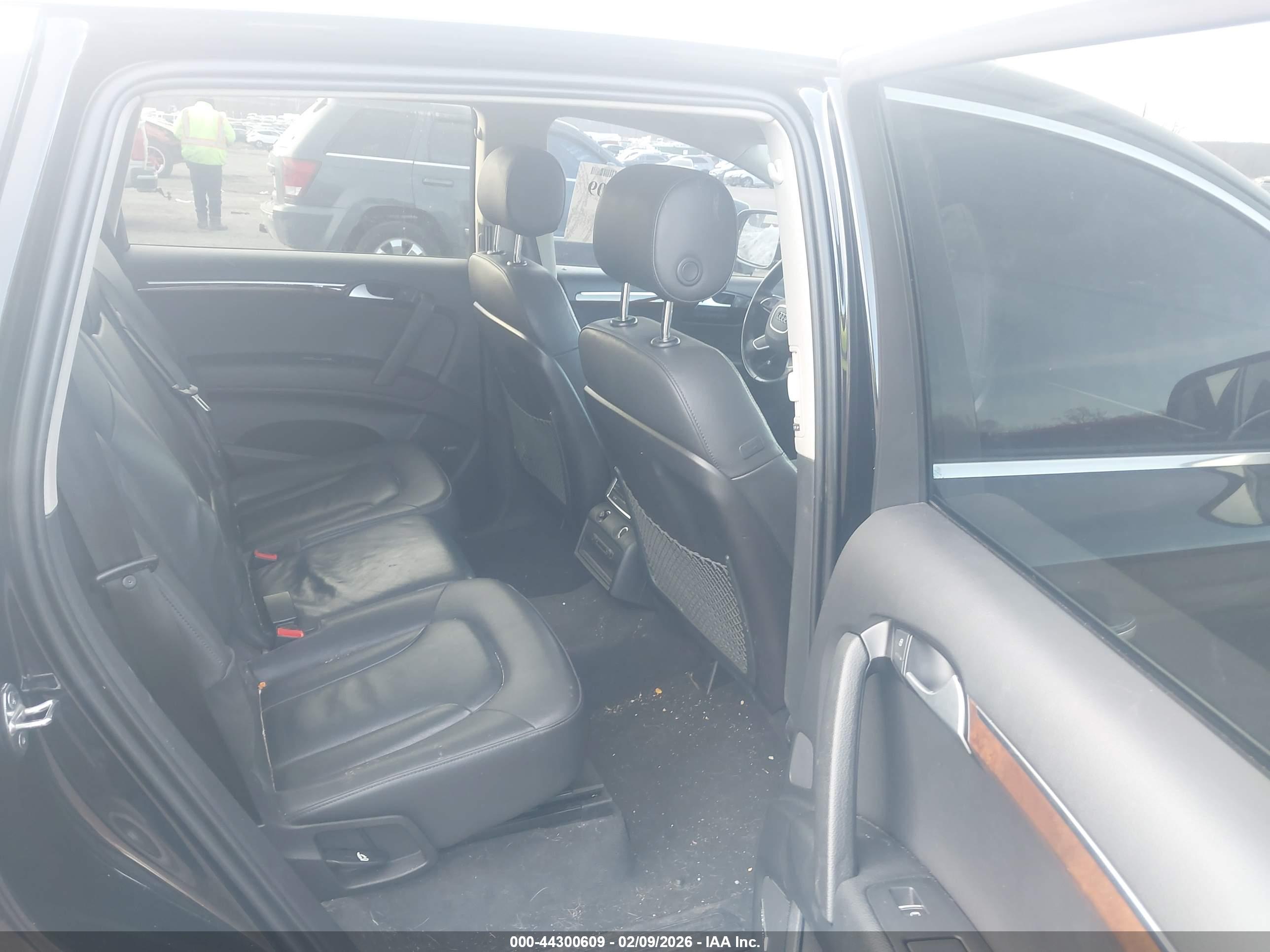 AUDI Q7 image 8