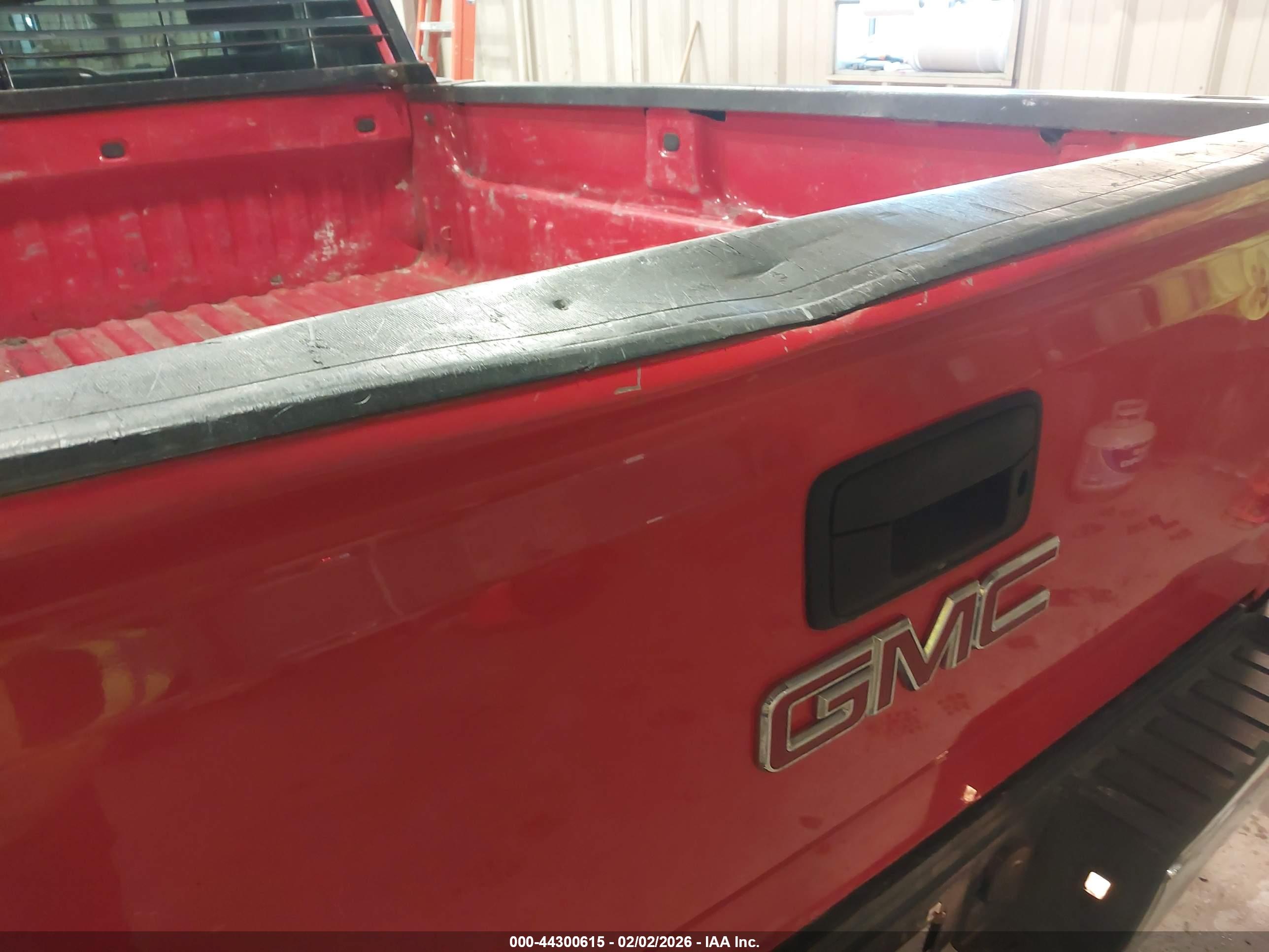 GMC SIERRA image 6