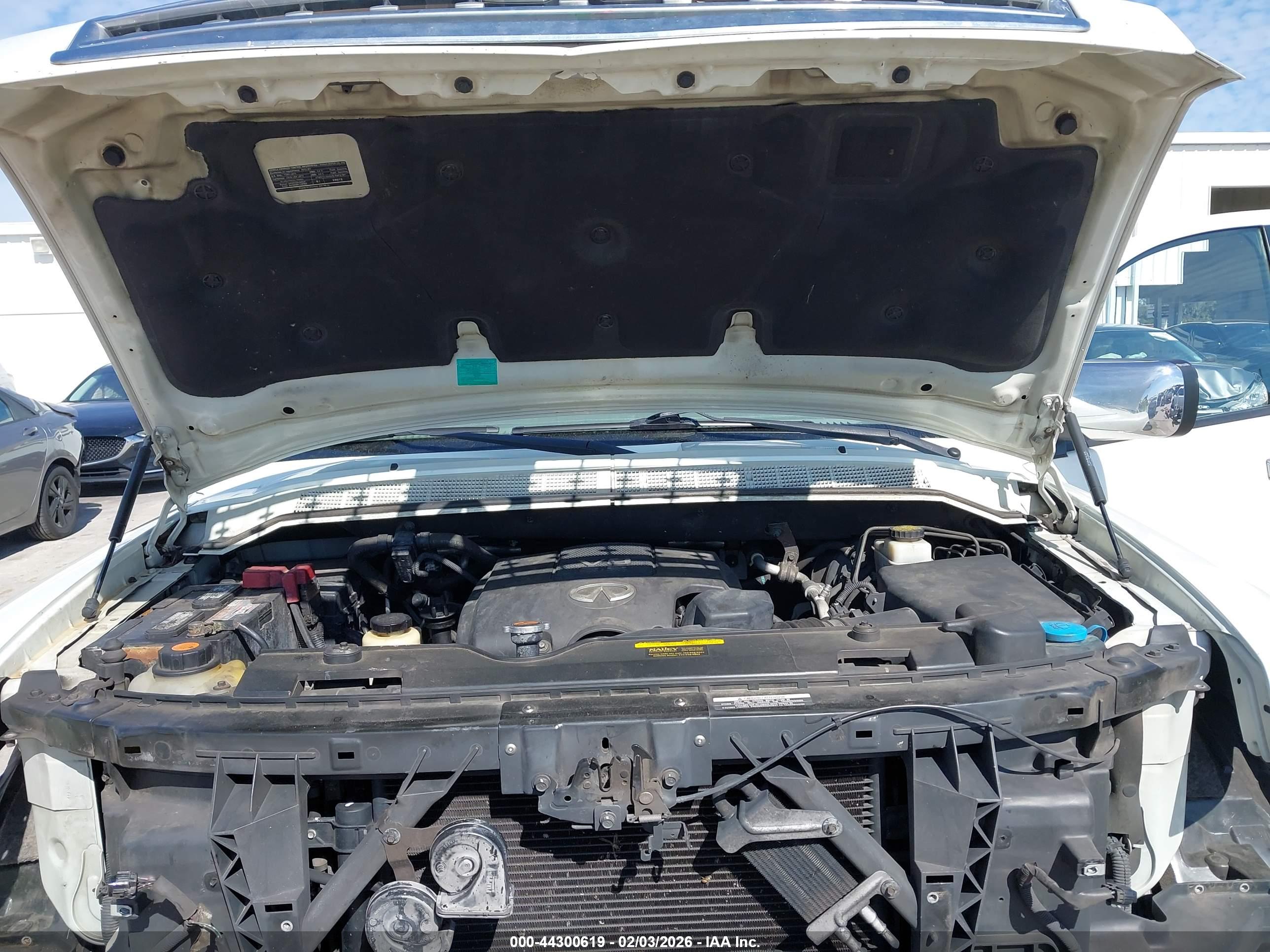 INFINITI QX56 image 10