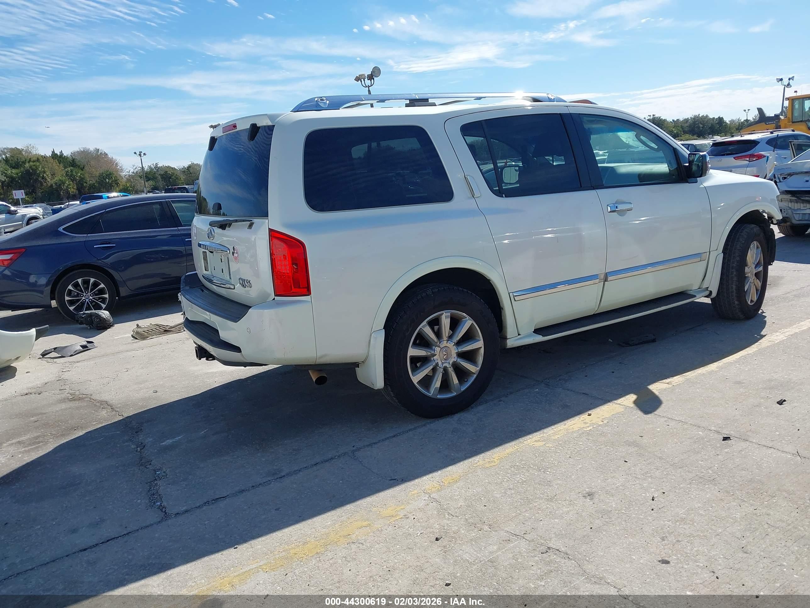 INFINITI QX56 image 4