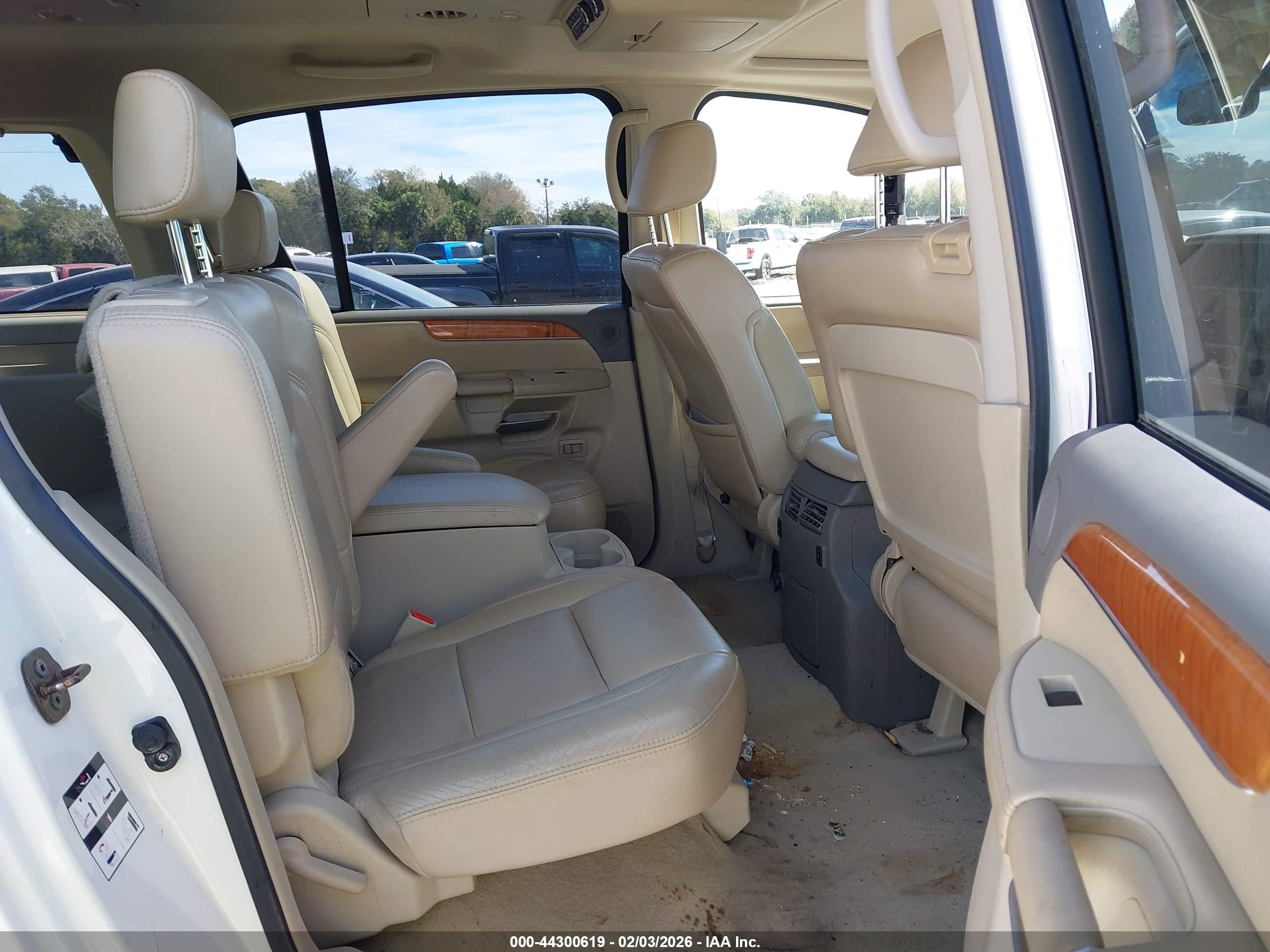 INFINITI QX56 image 8