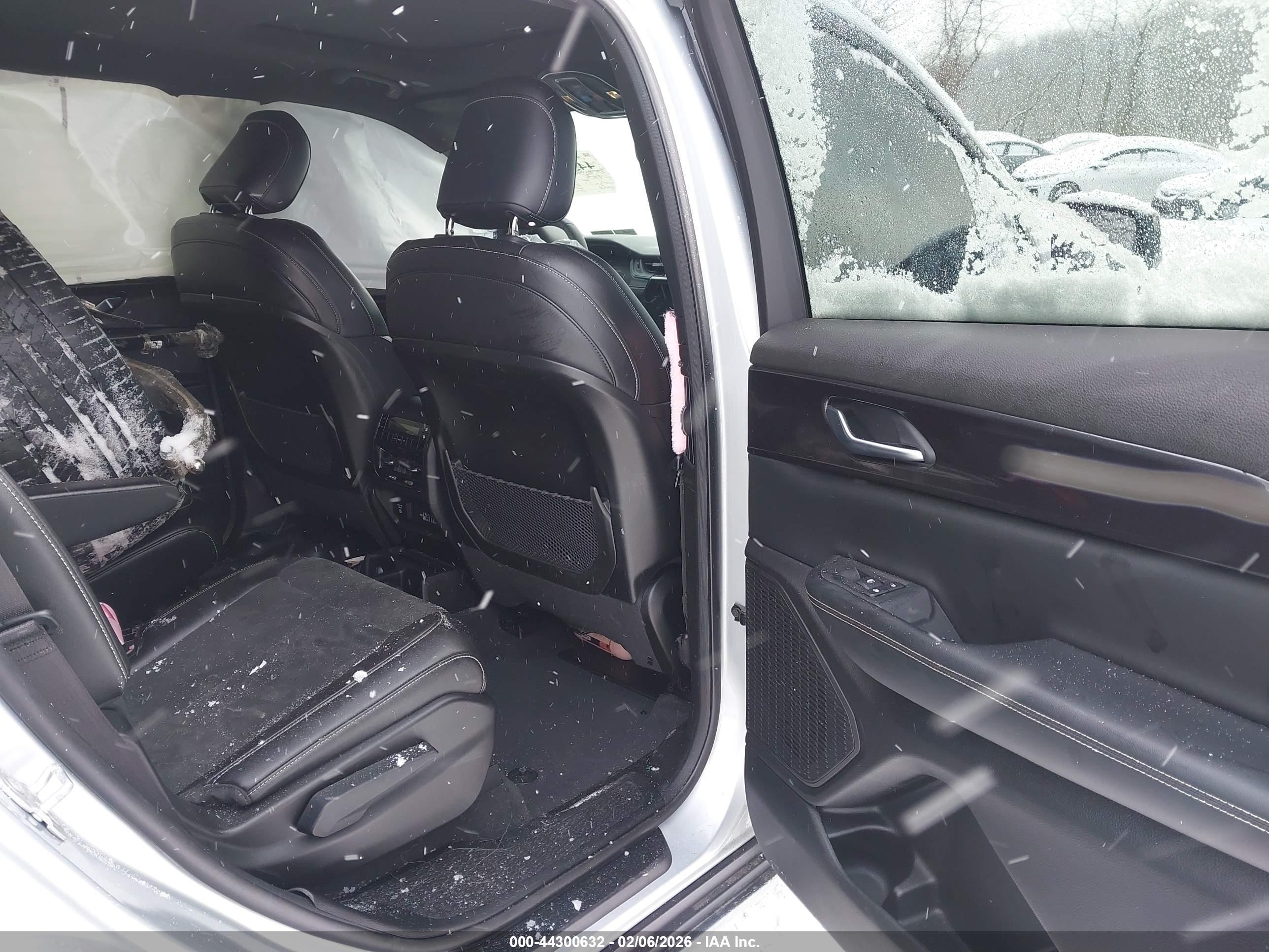 JEEP GRAND image 8