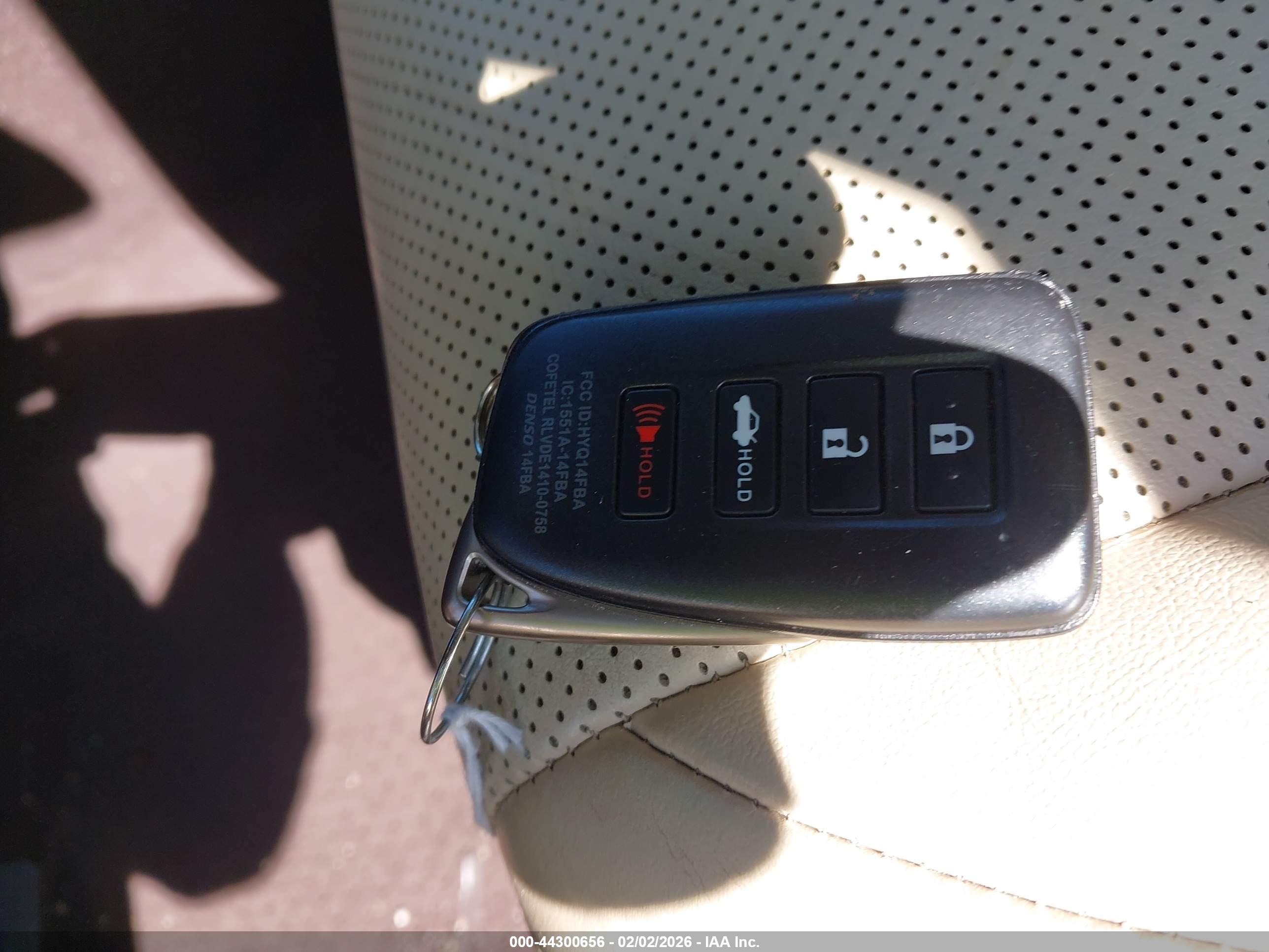 LEXUS ES image 11