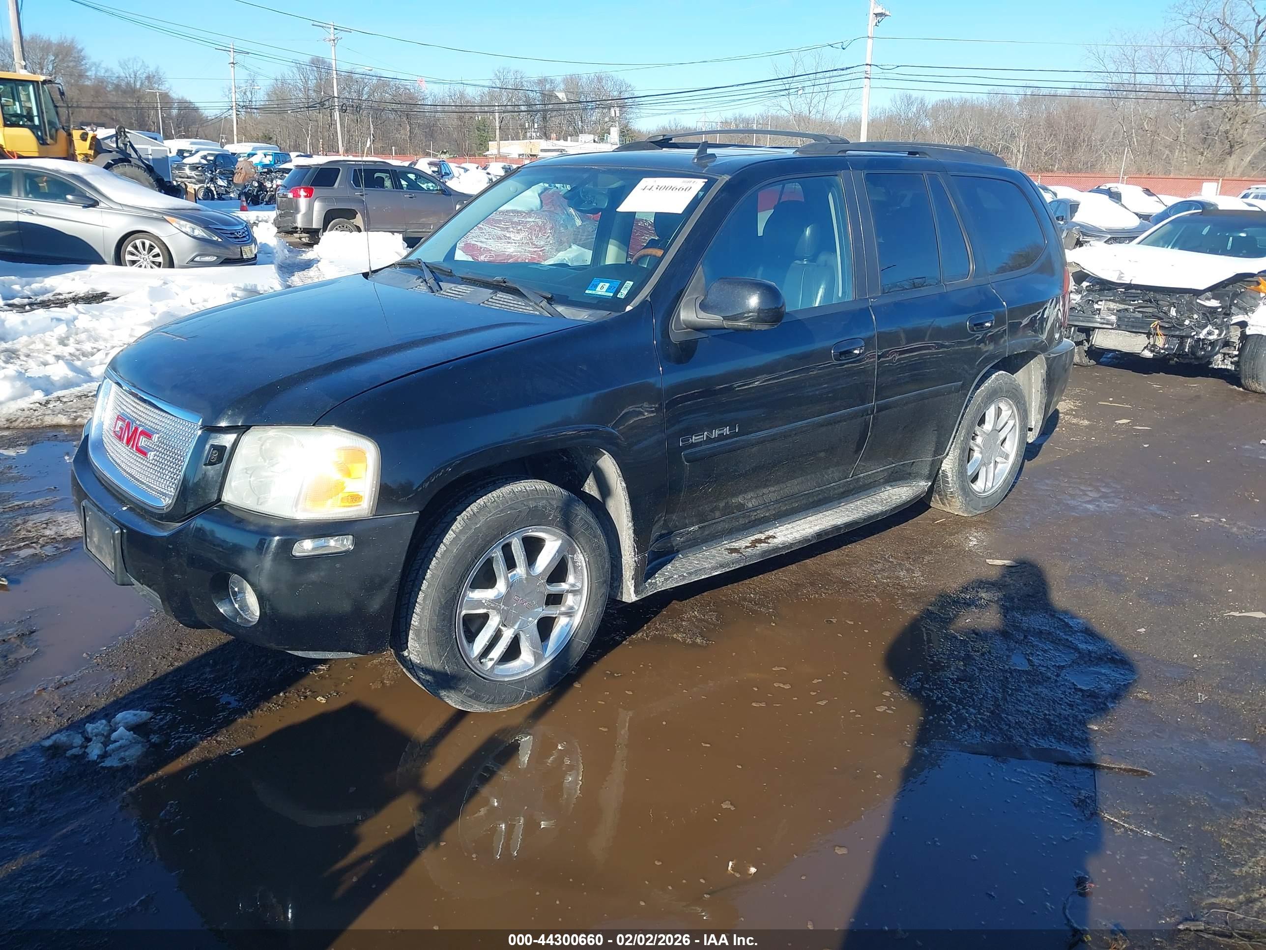 GMC ENVOY image 2