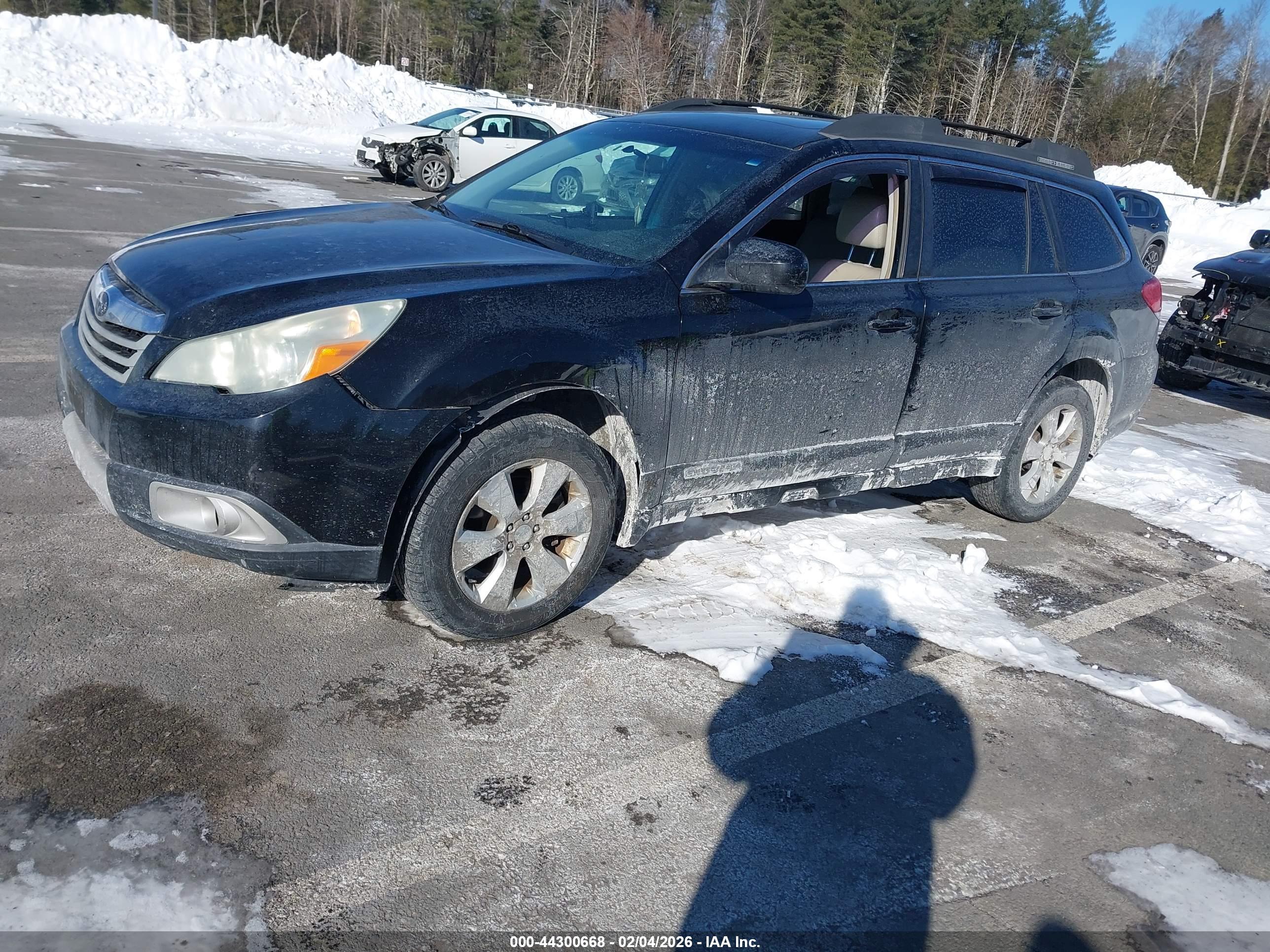 SUBARU OUTBACK image 2